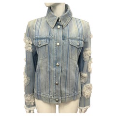 Veste en jean du défilé S/S 2018 de Chanel, par Karl Lagerfeld.