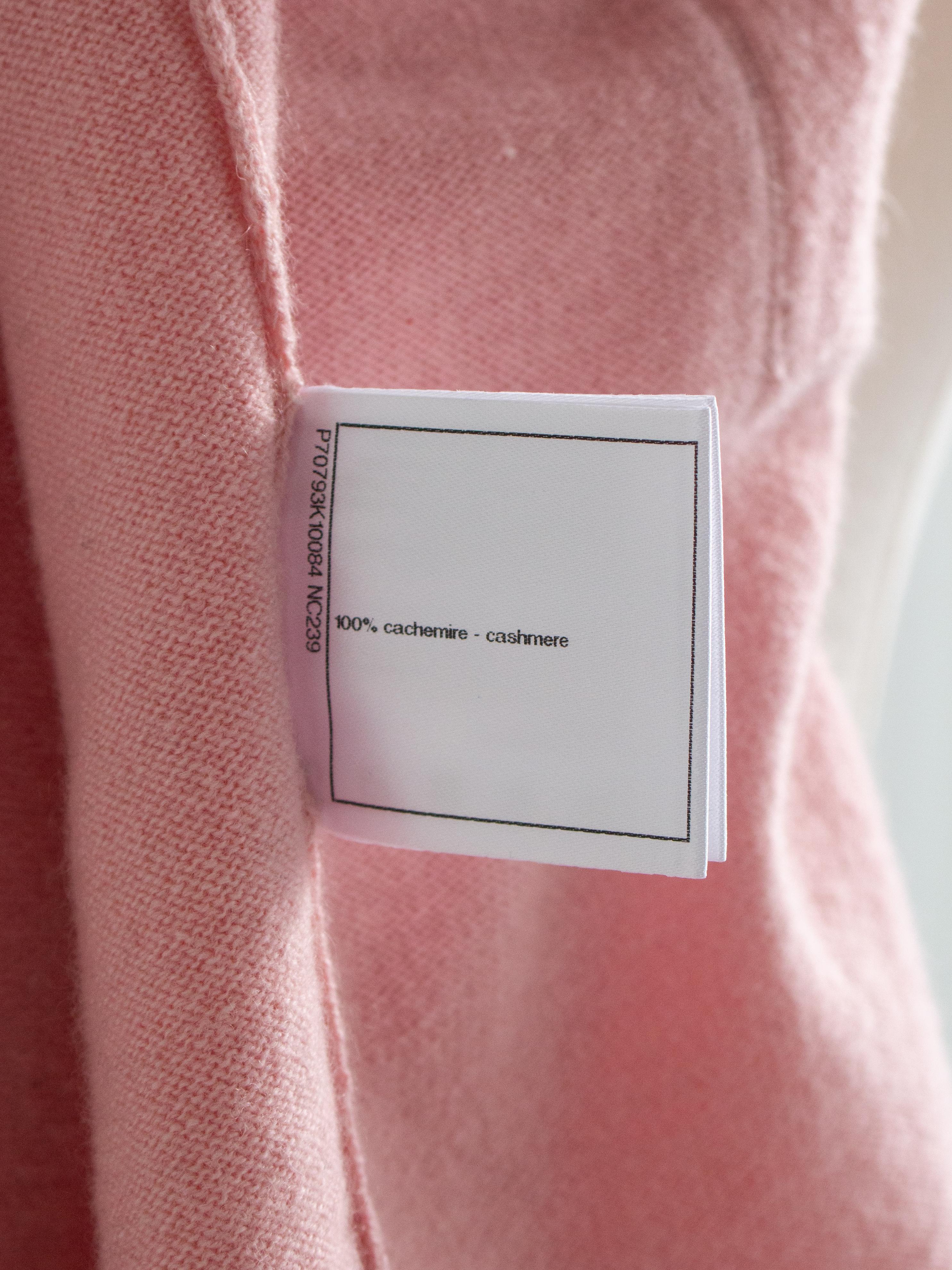 Chanel S/S 2021 Pink Cashmere Navy CC N5 21P 21S Cardigan For Sale 9