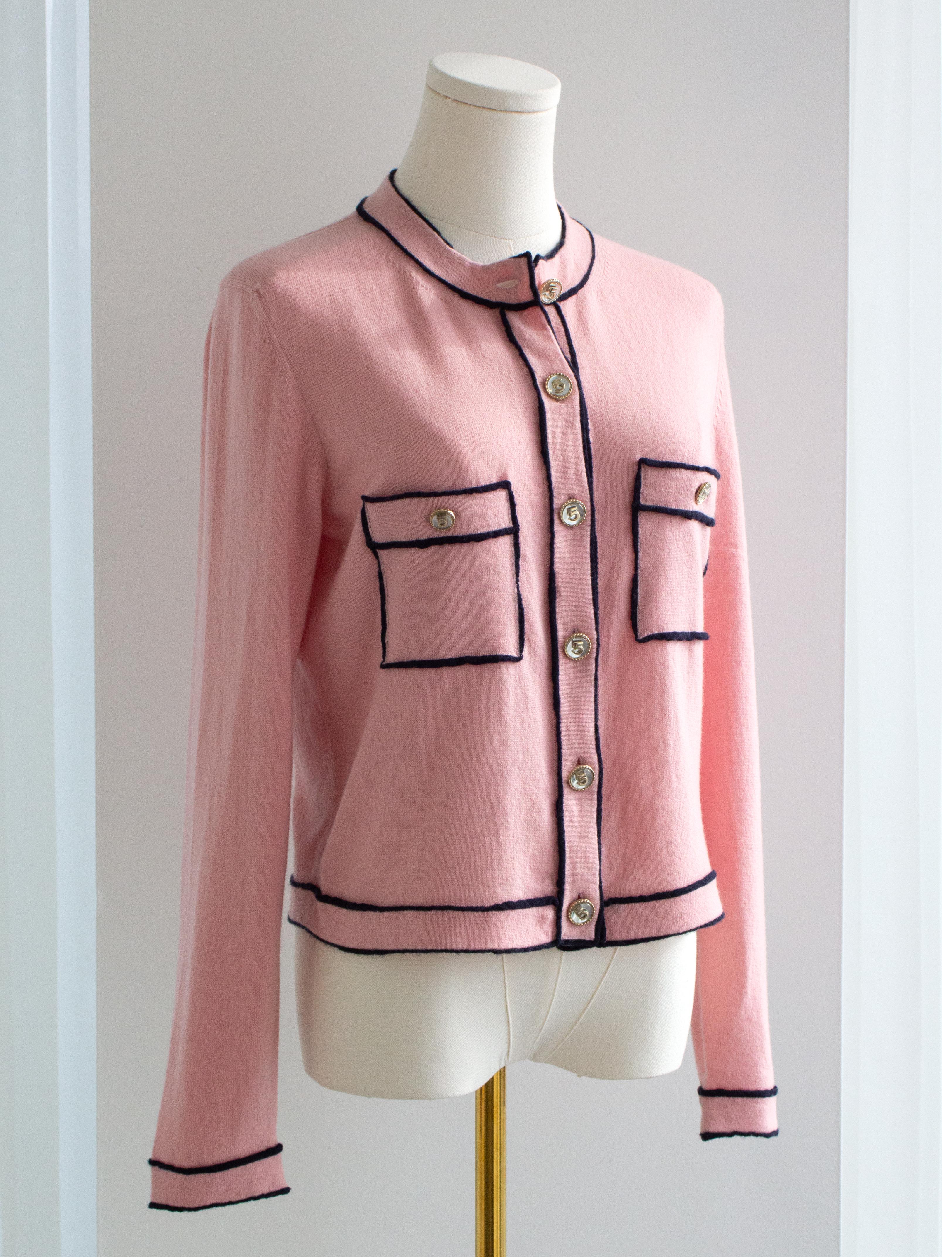 Chanel S/S 2021 Pink Cashmere Navy CC N5 21P 21S Cardigan For Sale 2