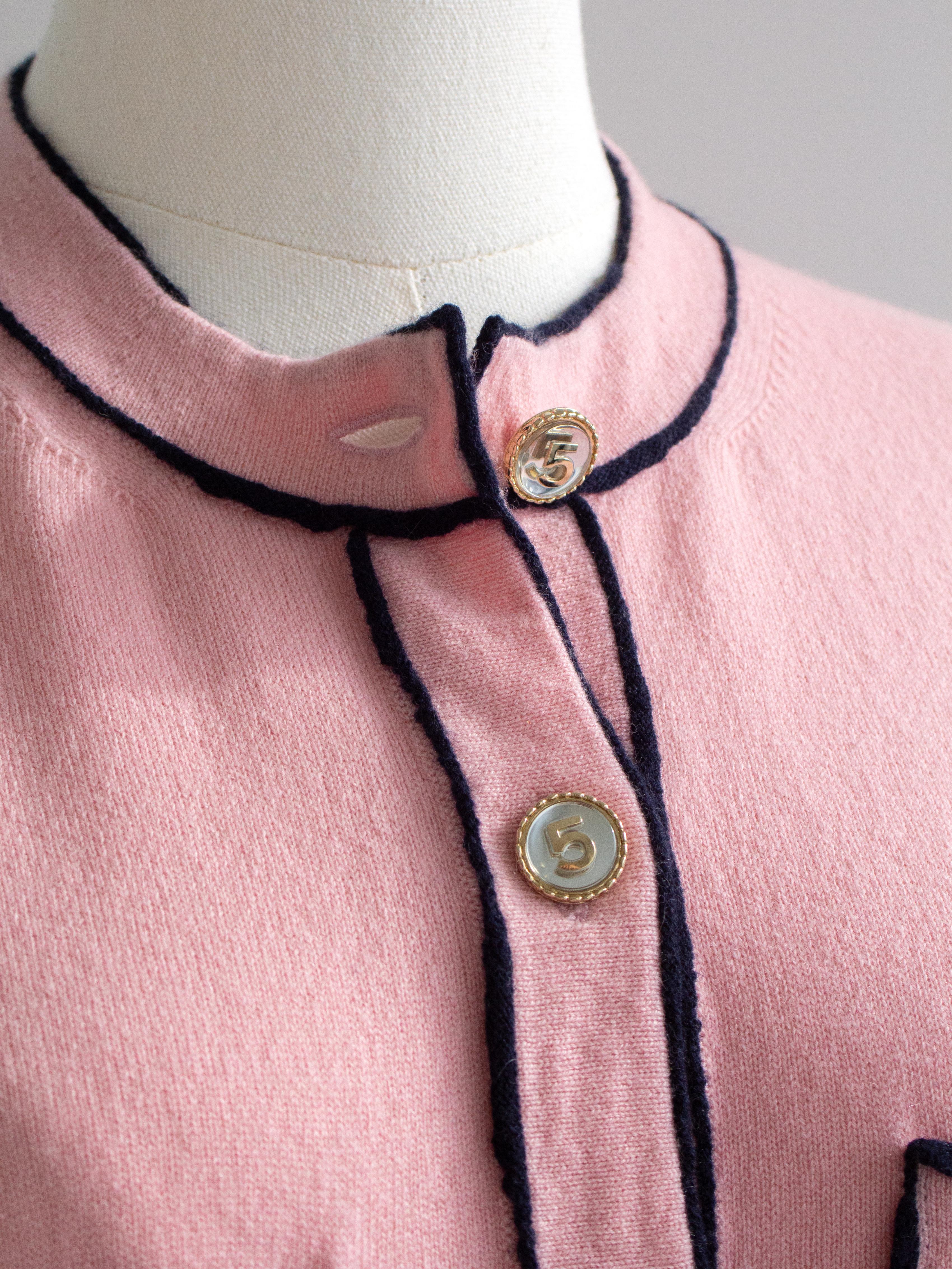 Chanel S/S 2021 Pink Cashmere Navy CC N5 21P 21S Cardigan For Sale 3