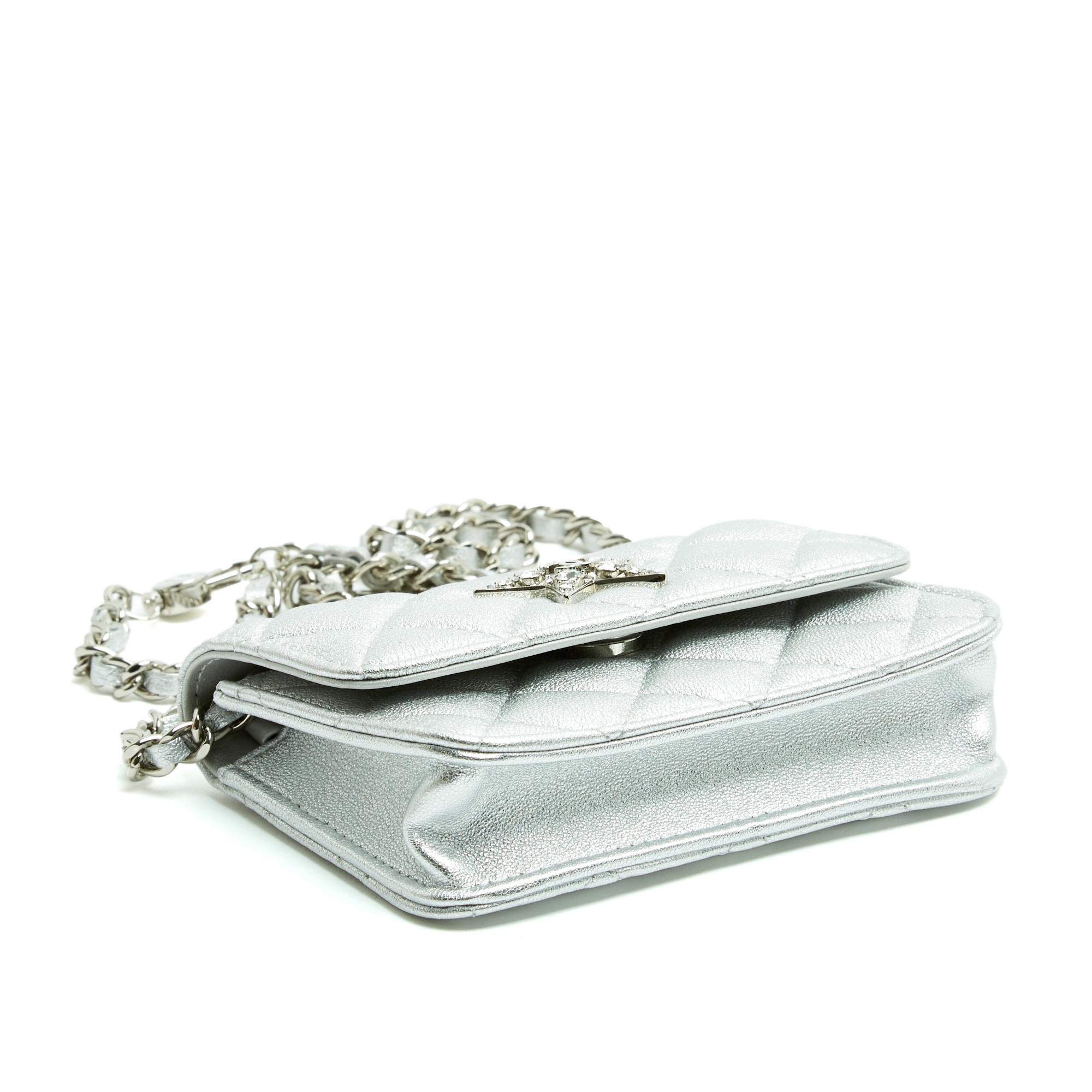 Chanel Sac Pochette Ceinture Classique Silver Star Leather Classic mini bag NIB Neuf - En vente à PARIS, FR
