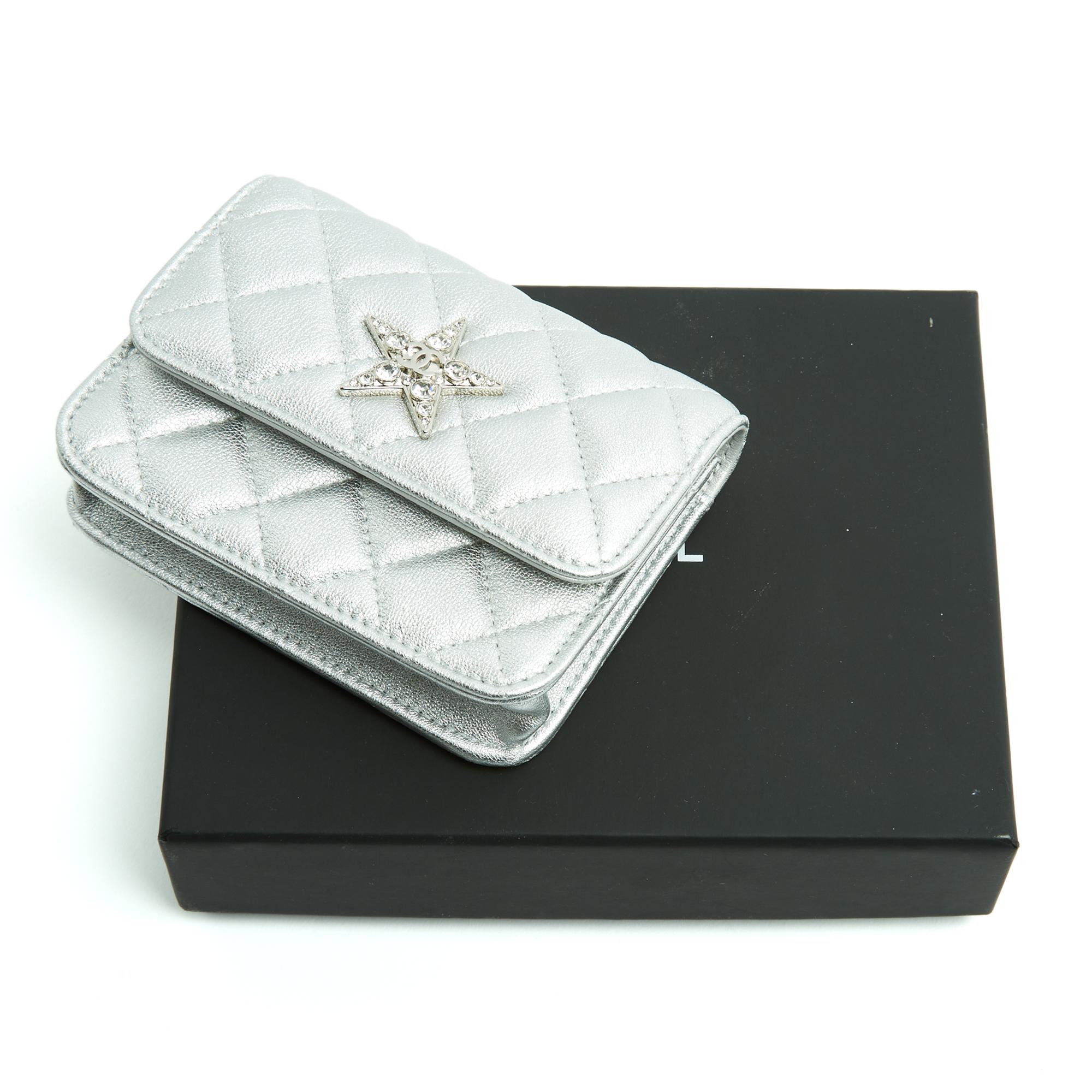 Chanel Sac Pochette Ceinture Classique Silver Star Leather Classic mini bag NIB en vente 3