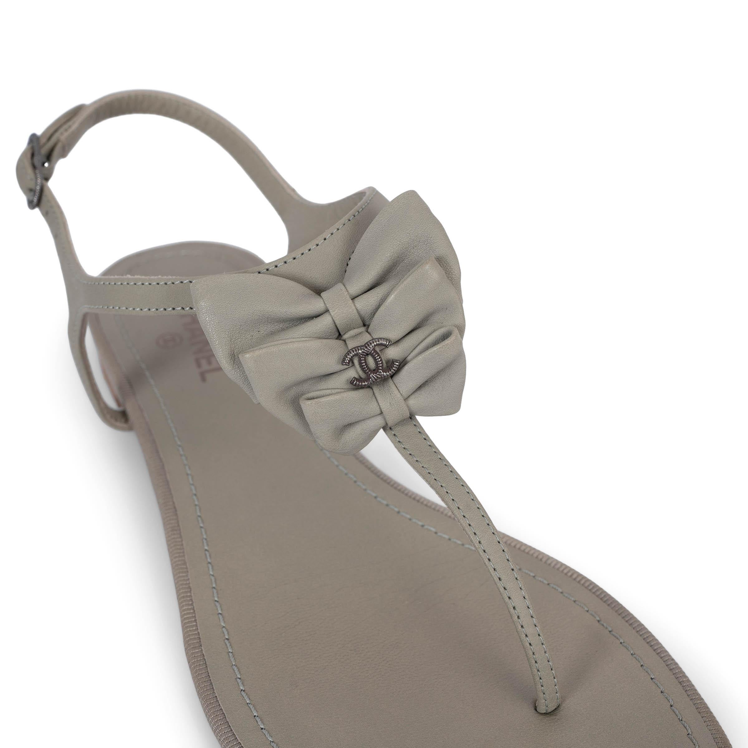 CHANEL sage green leather 2013 13P BOW FLAT THONG Sandals Shoes 37.5 2