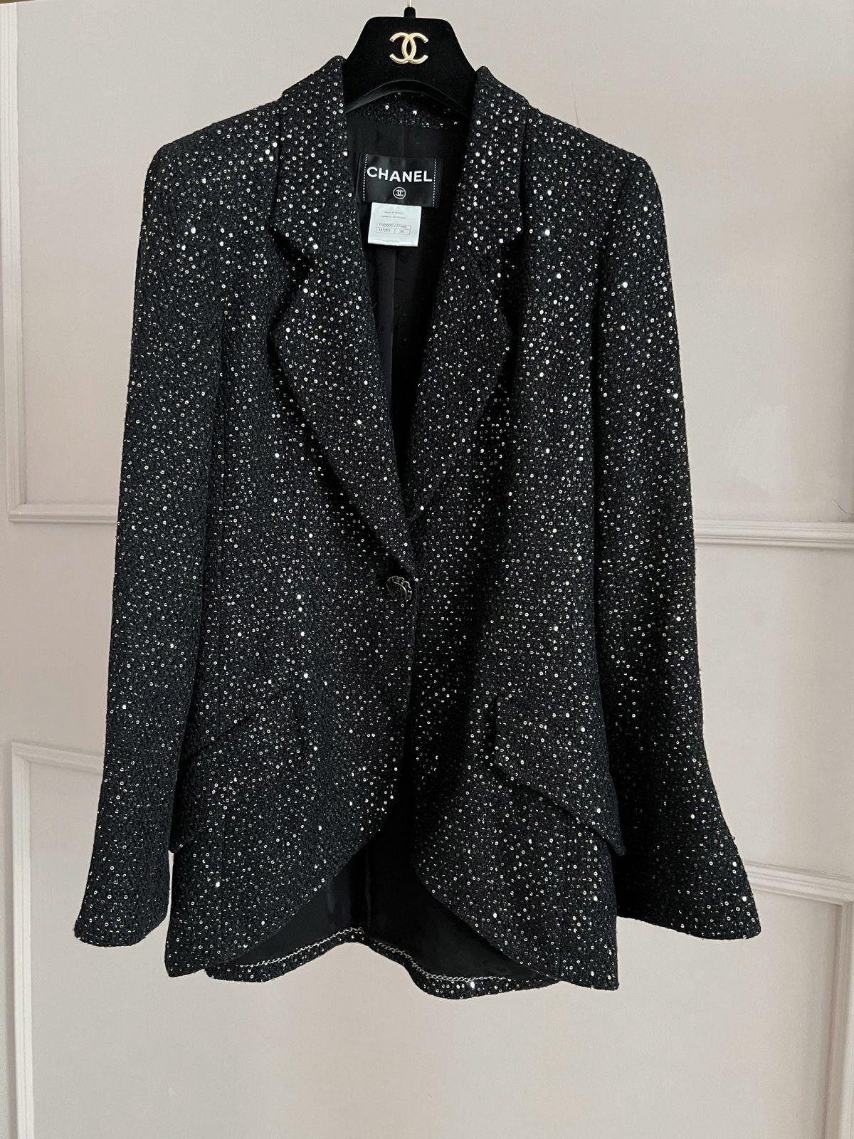 Chanel Saint Tropez Cruise Sequins Black Tweed Jacket In Excellent Condition In Dubai, AE