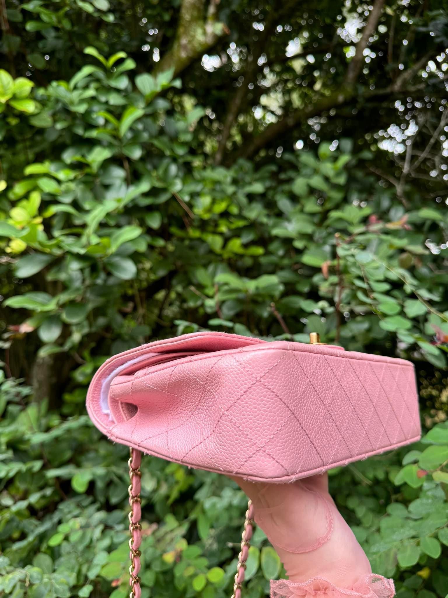 Women's or Men's Chanel Sakura caviar medium double flap bag with GHW For Sale