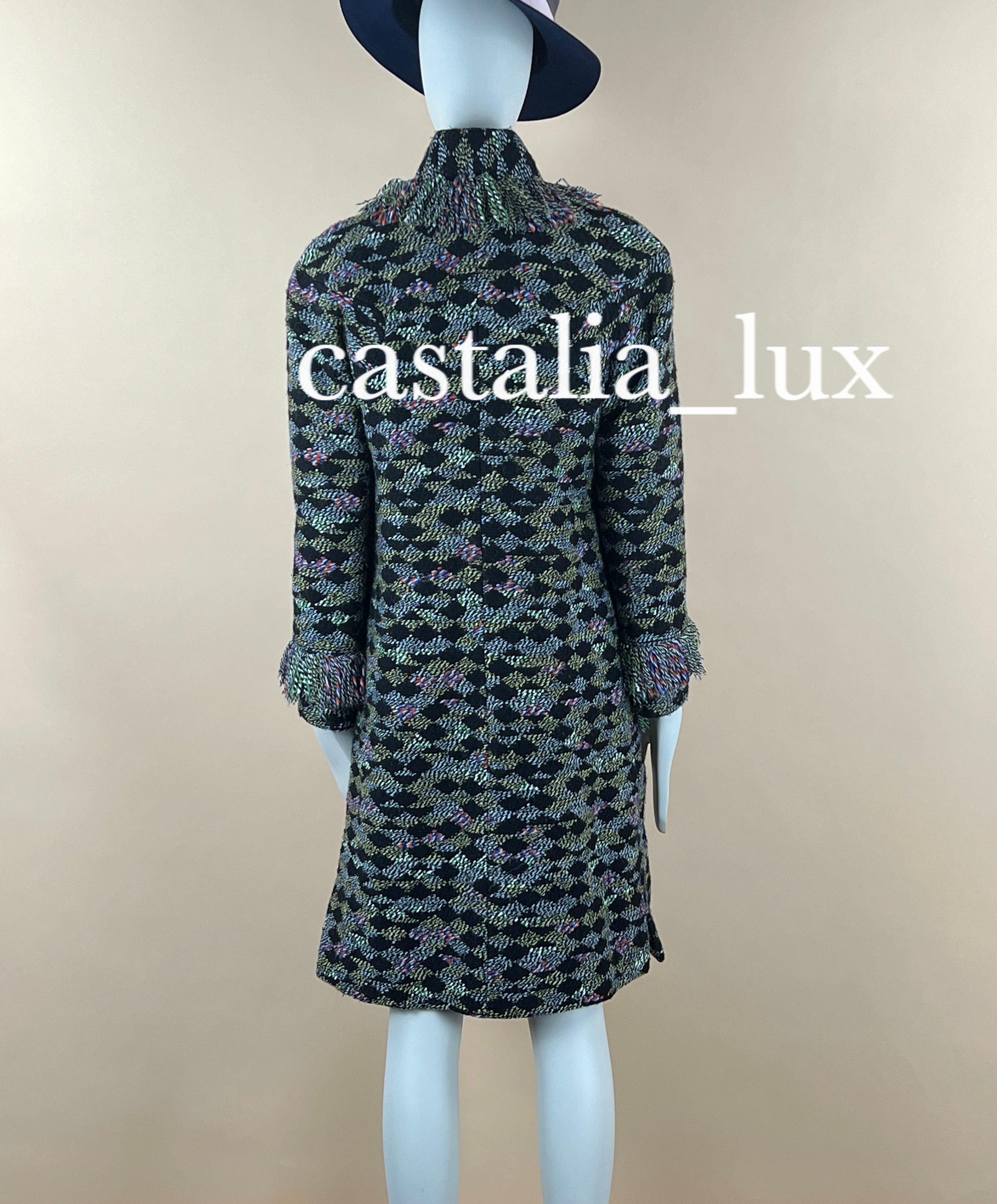 Chanel Salzburg Kollektion Mehrfarbiger Tweed-Mantel im Angebot 10