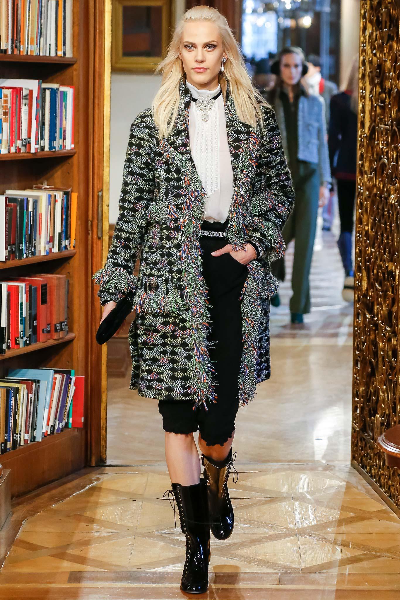 Chanel Salzburg Collection Multicoloured Tweed Coat In Excellent Condition For Sale In Dubai, AE