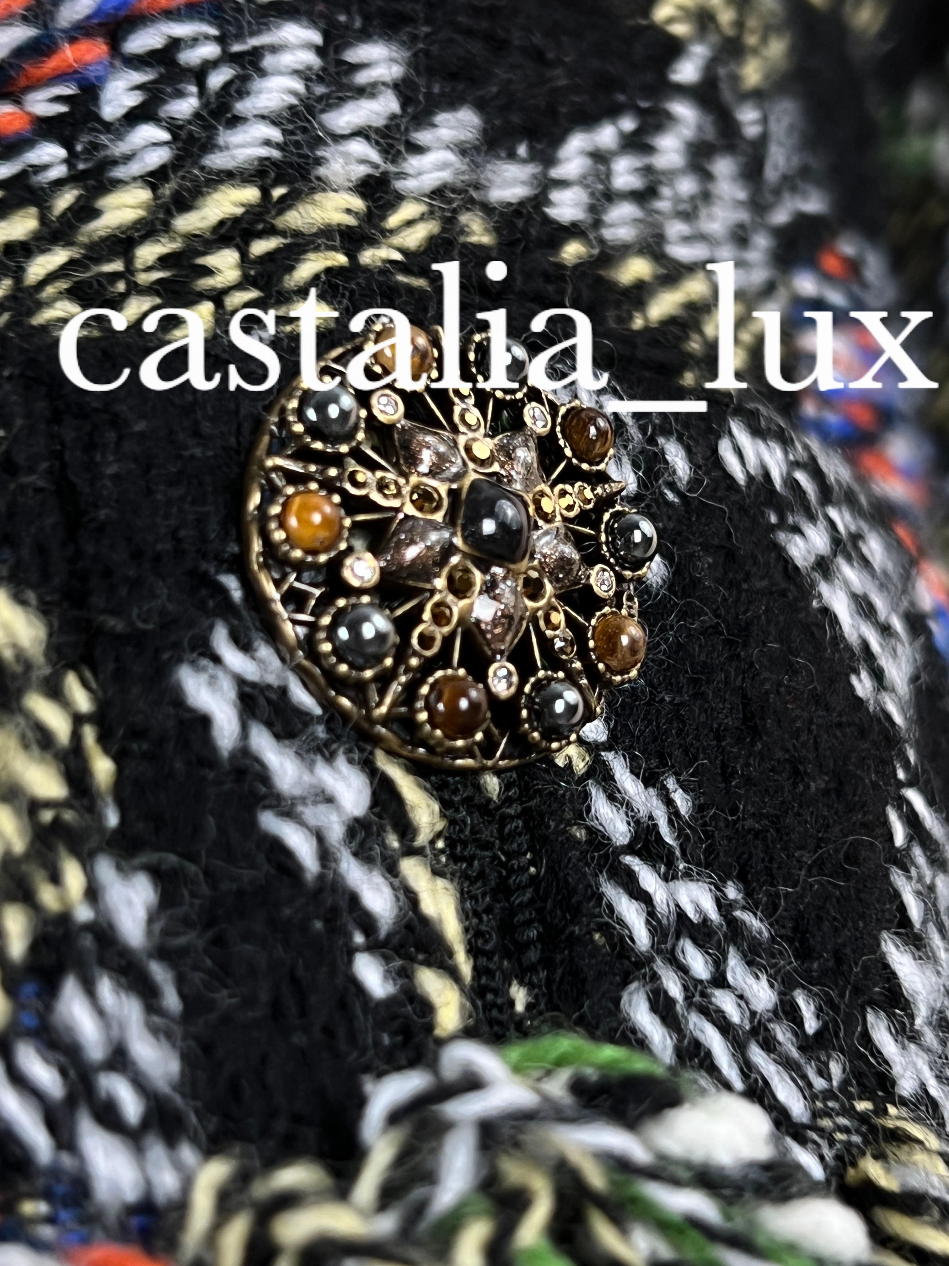 Chanel Salzburg Kollektion Mehrfarbiger Tweed-Mantel im Angebot 4