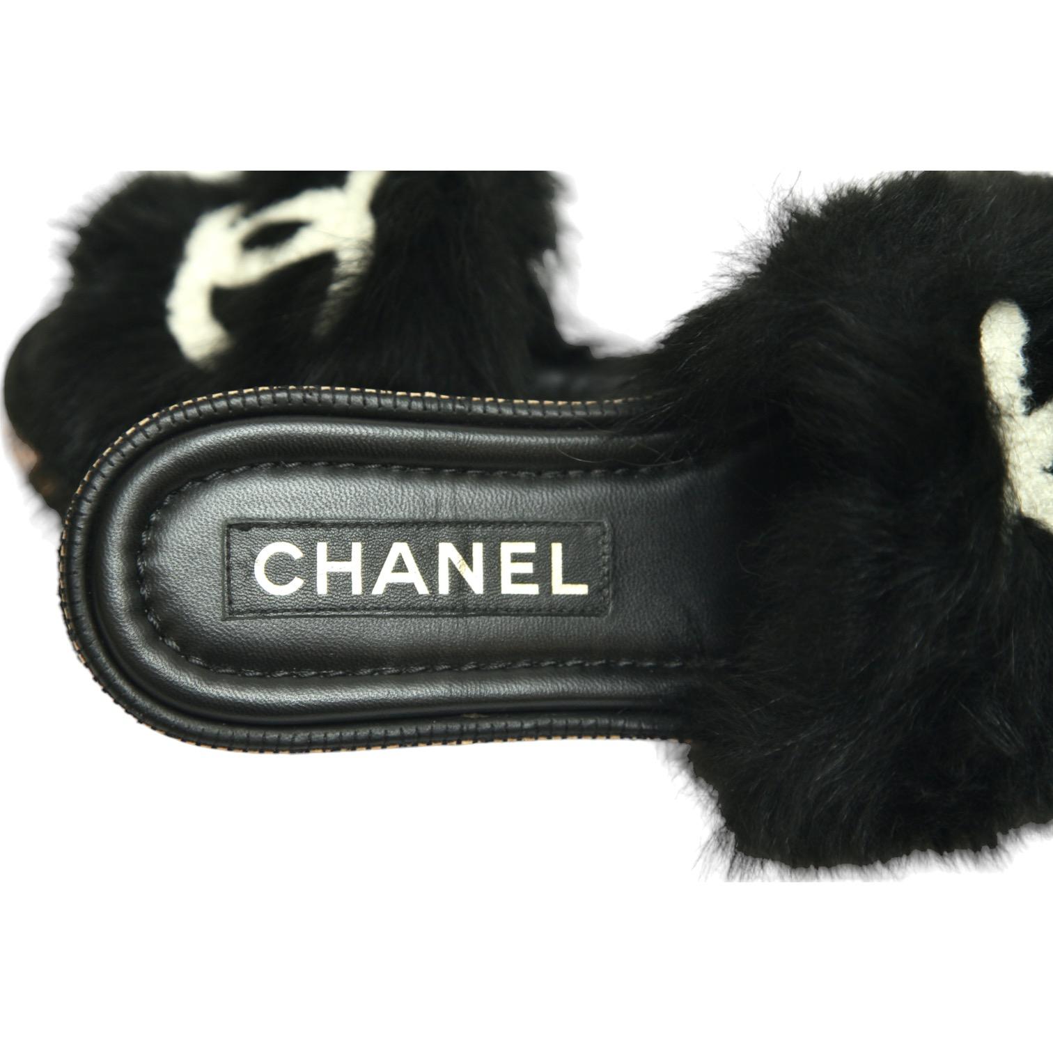 CHANEL Sandal Slide Mule Fur Black CC White Shearling Quilted Cork 38 2022 6