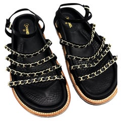 CHANEL Sandals with the iconic chain straps in black leather, size 41.5, 2020s