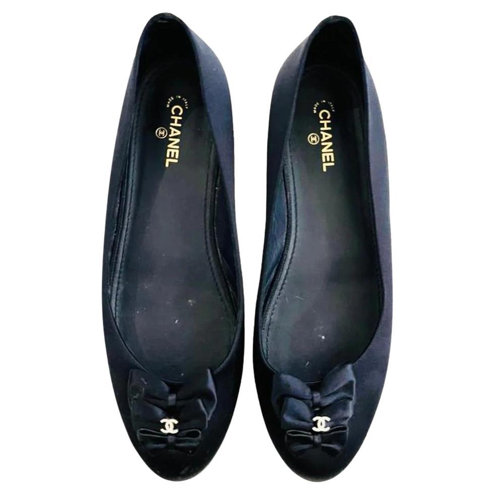 Chanel Satin Bow & Crystal 'CC' Logo Ballet Flats For Sale