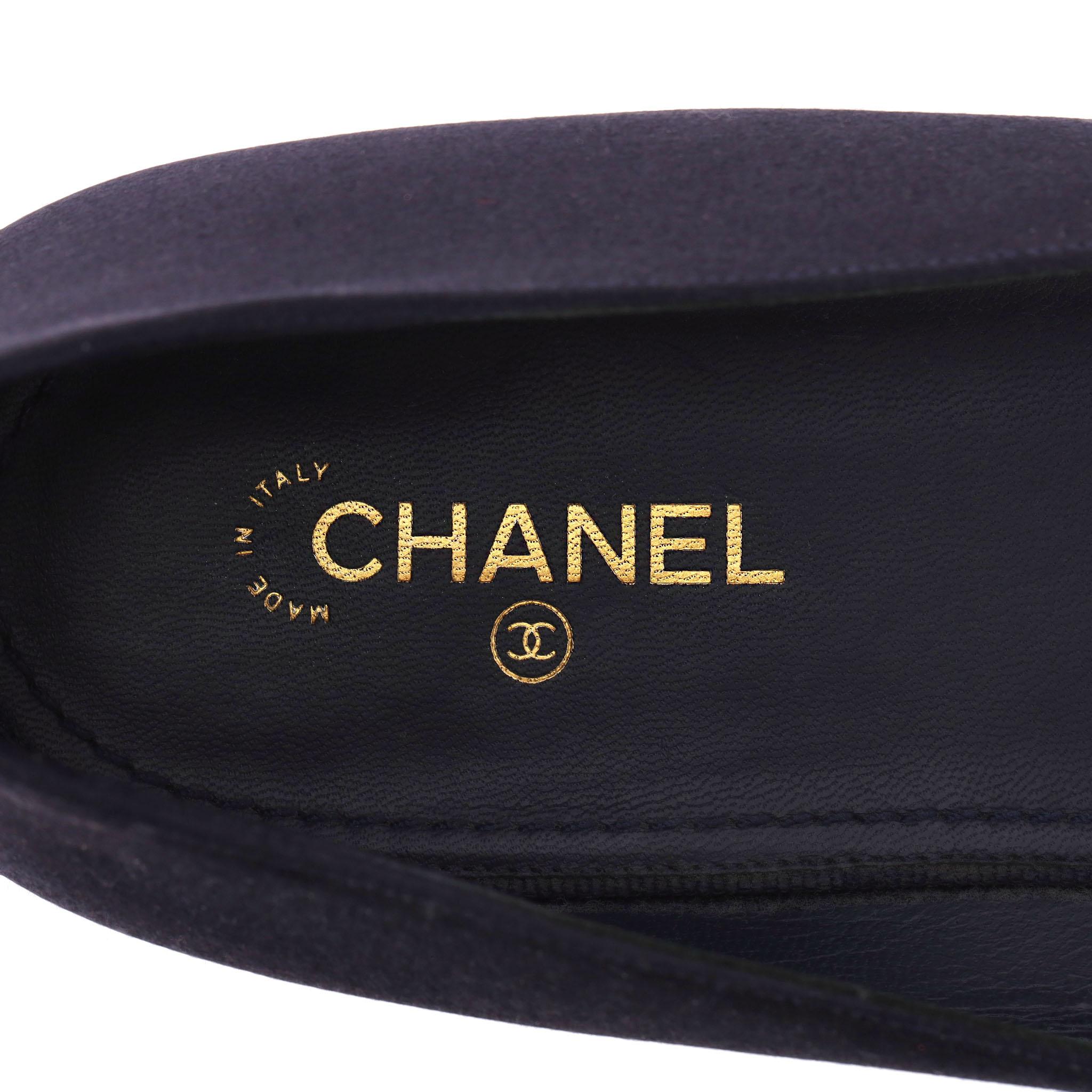 Chanel Satin Schleife & Kristall 'CC' Logo Detail Ballett Flats im Angebot 4
