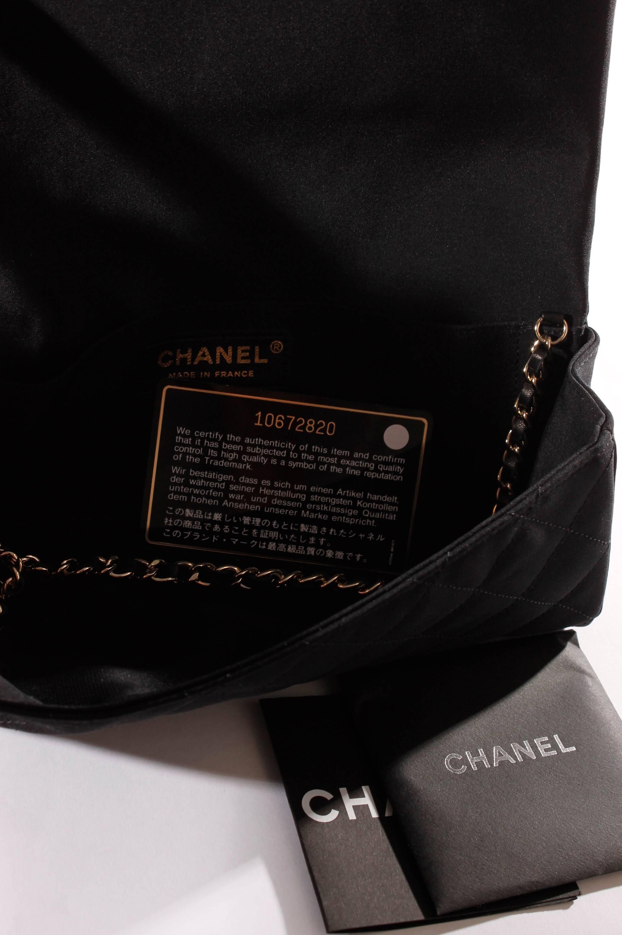 Chanel Satin Camellia Clutch Bag - black/white/silver For Sale 2