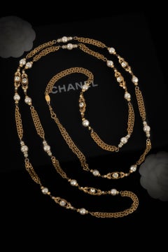 Chanel sautoir necklace 1984