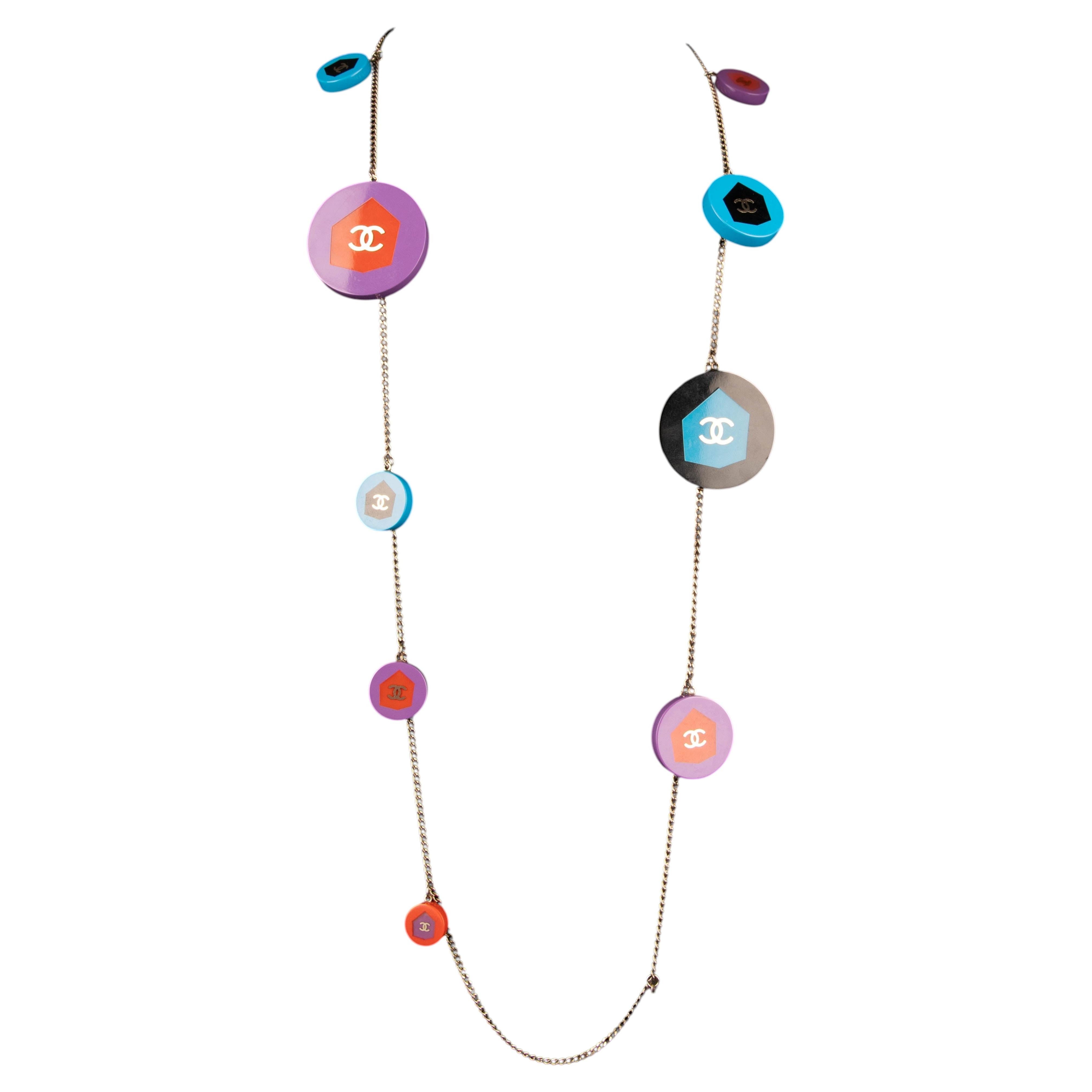 Collier sautoir Chanel par Karl Lagerfeld Automne-Hiver 2007 en vente