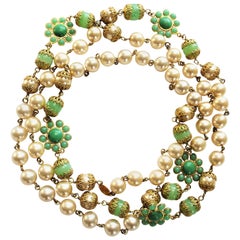 Vintage Chanel necklace with faux pearls and jade Gripoix flowers and balls sign. 1991 