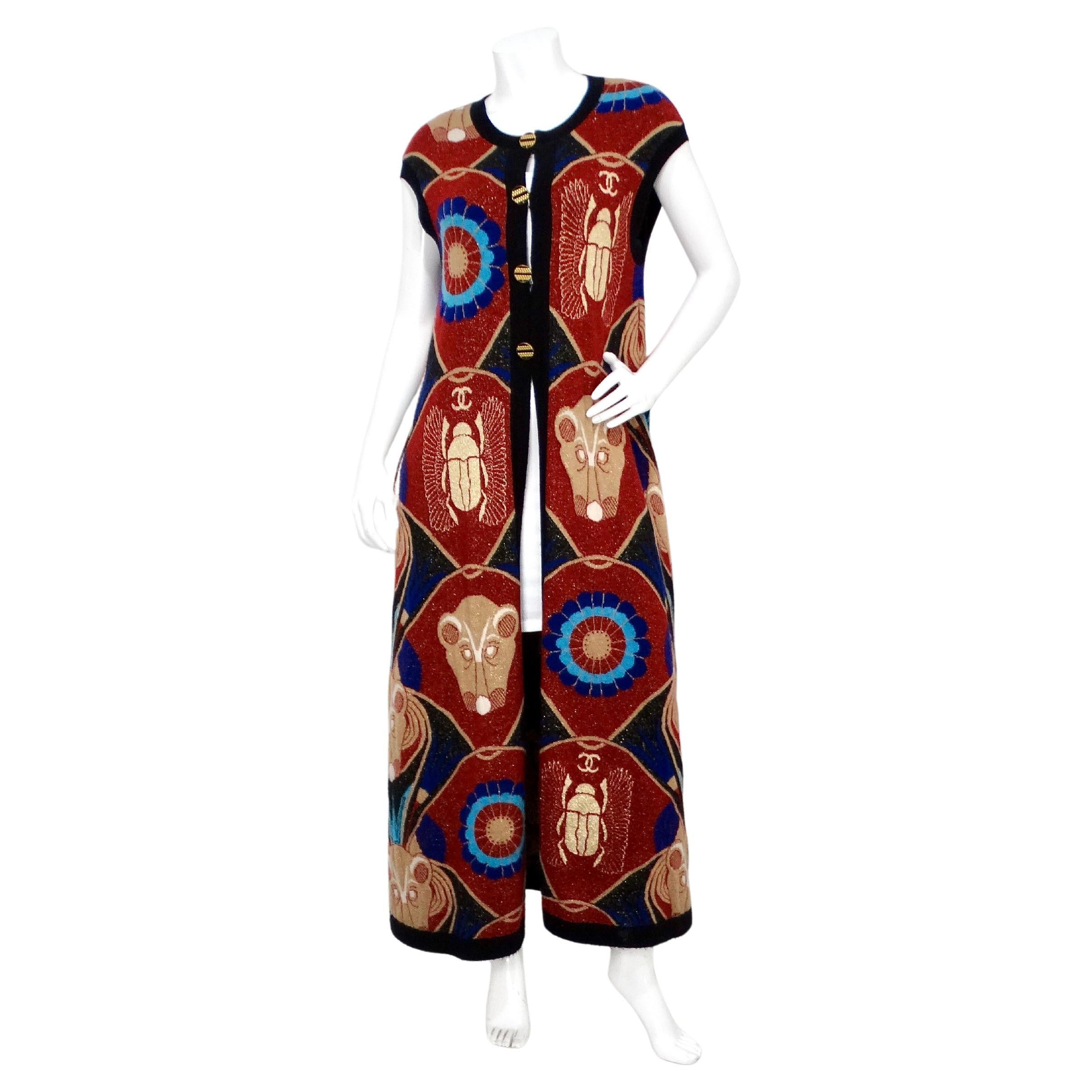 Chanel Gilet pull-over long en cachemire imprimé scarabée égyptien Runway 2019 en vente