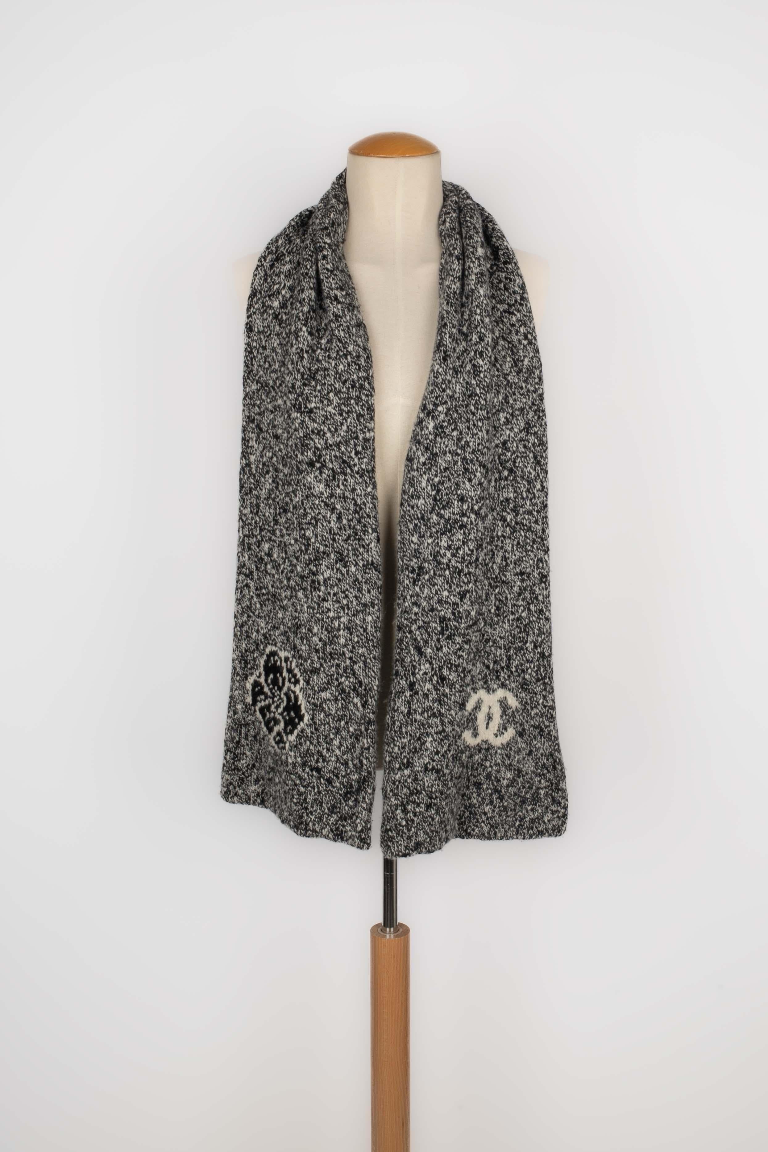 Gray Chanel scarf 2005 For Sale