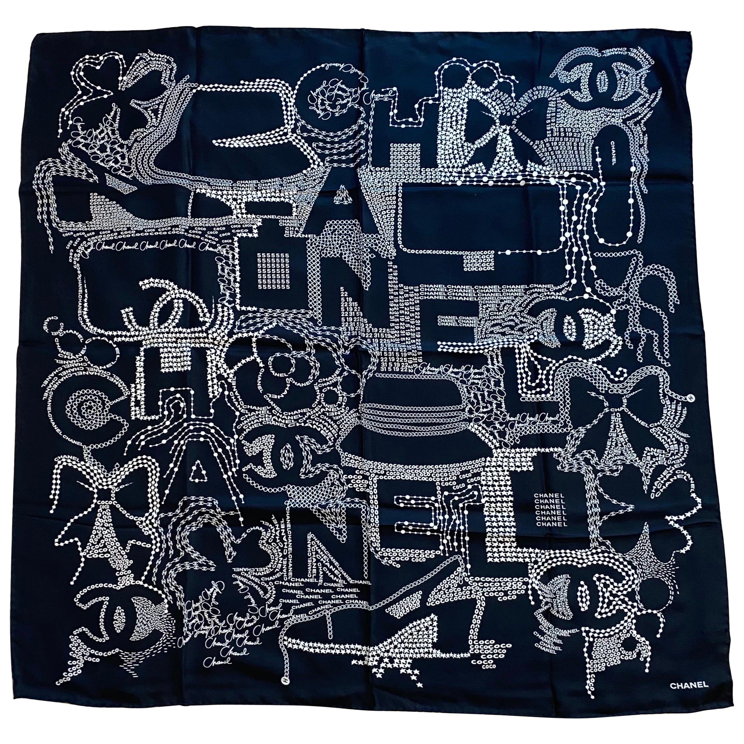 Echarpe Chanel Noir avec écriture blanche