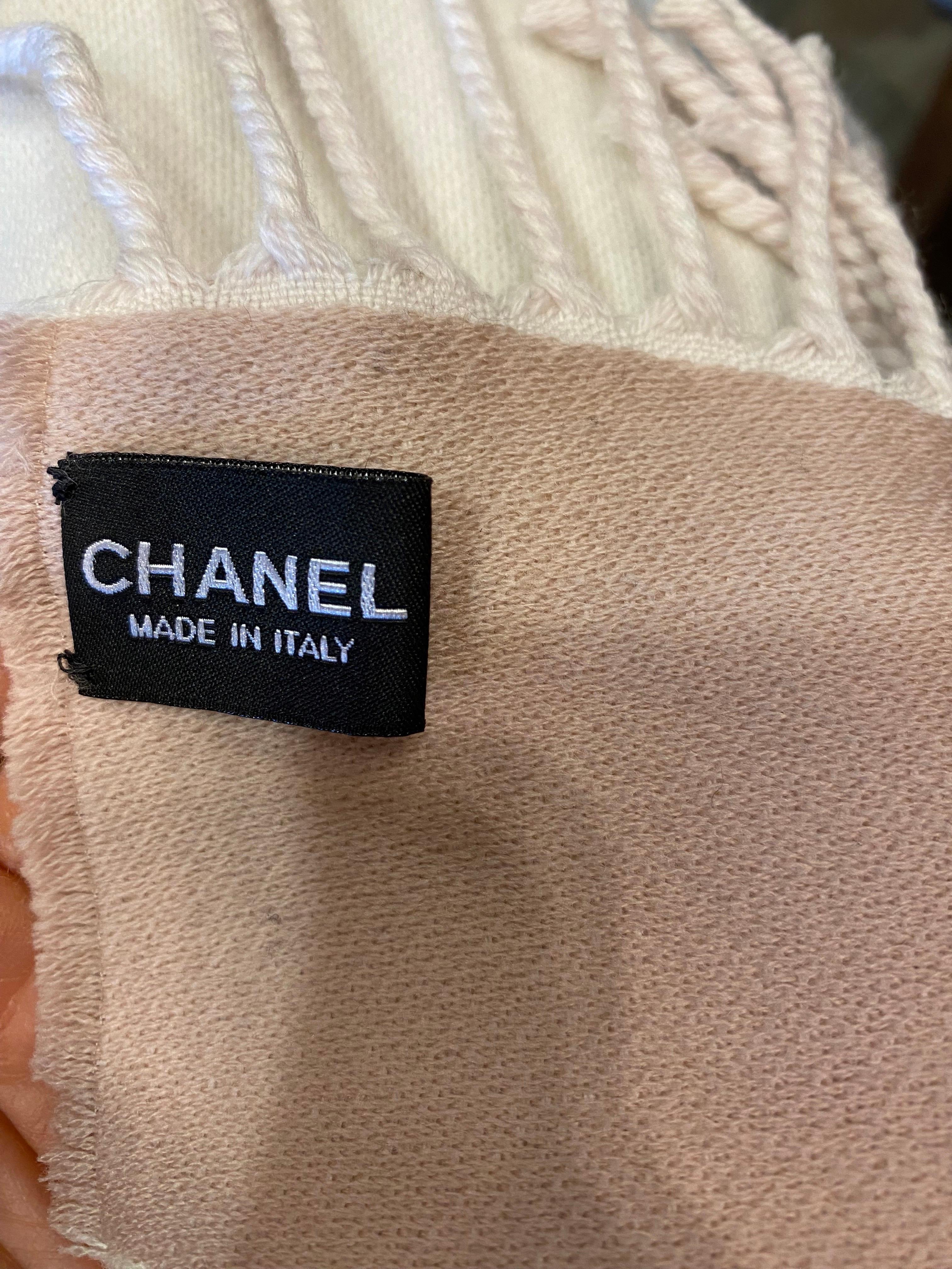Chanel scarf In New Condition In Carnate, IT