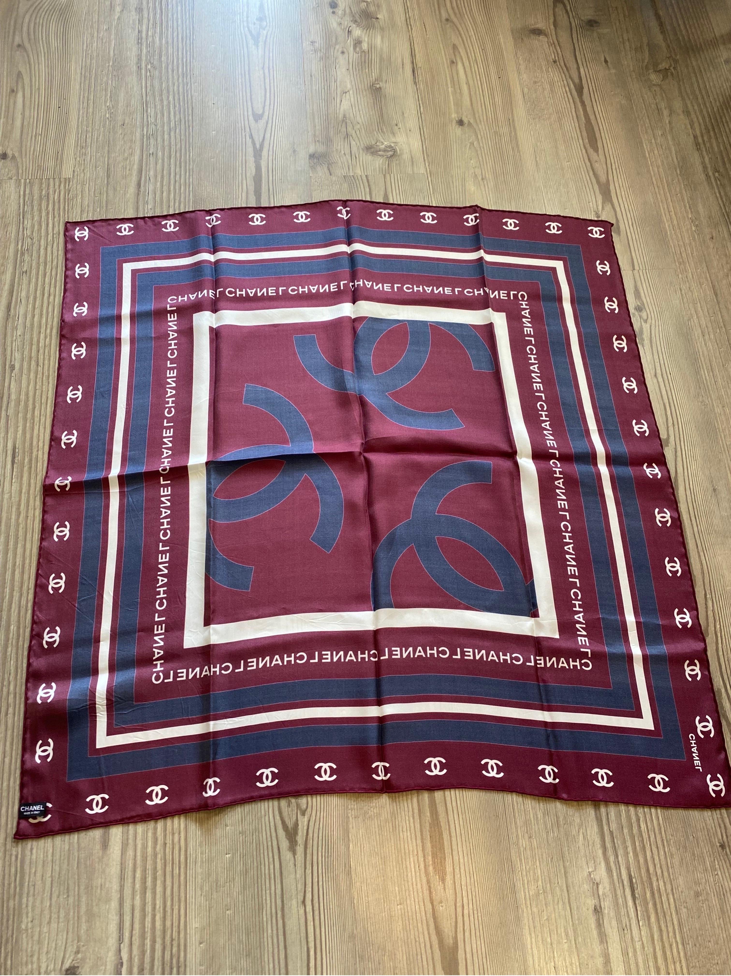 Women's or Men's Chanel scarf foulard carrè bordeaux