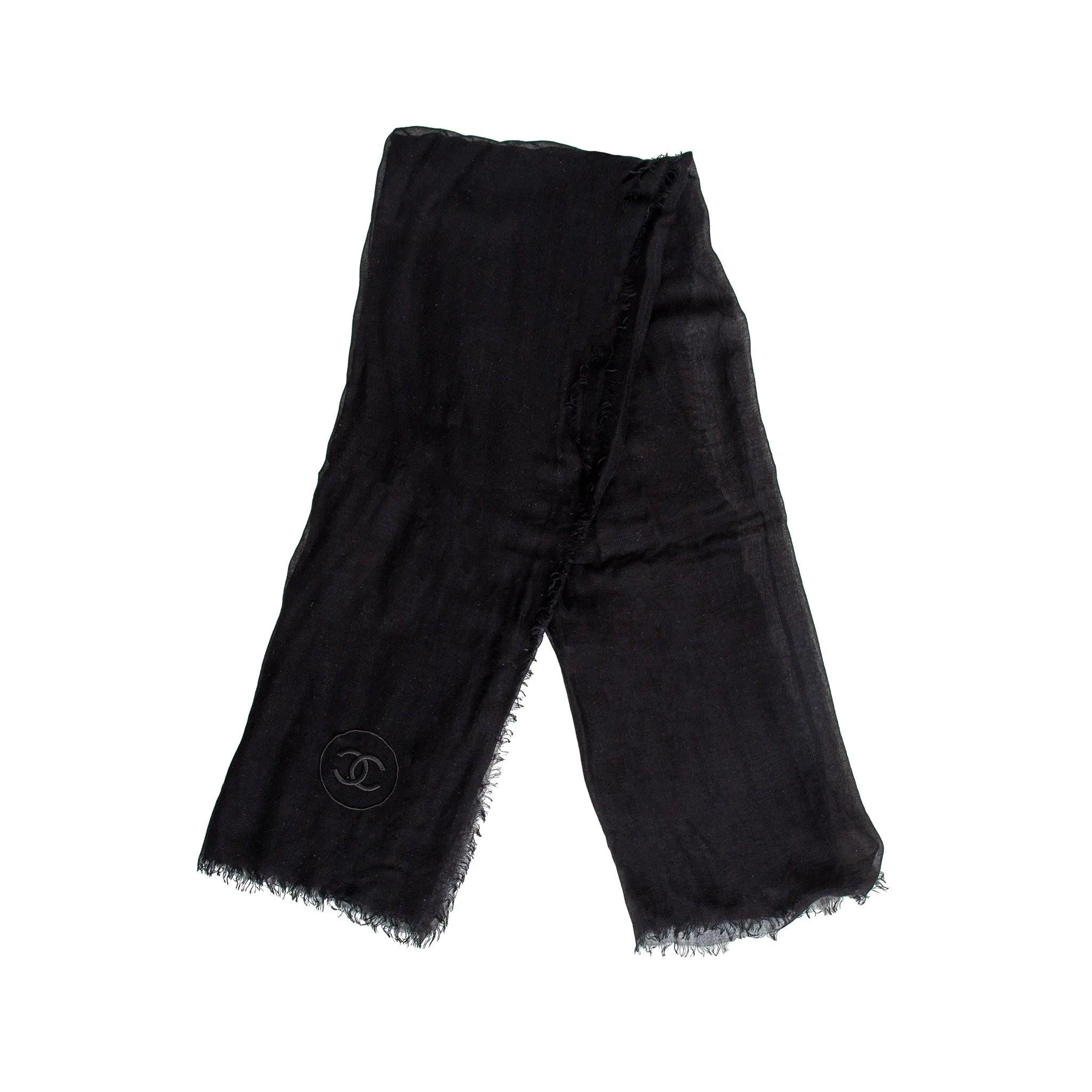 Conjunto Bufandas Chanel - Años 00 en Bueno estado para la venta en Milano, IT