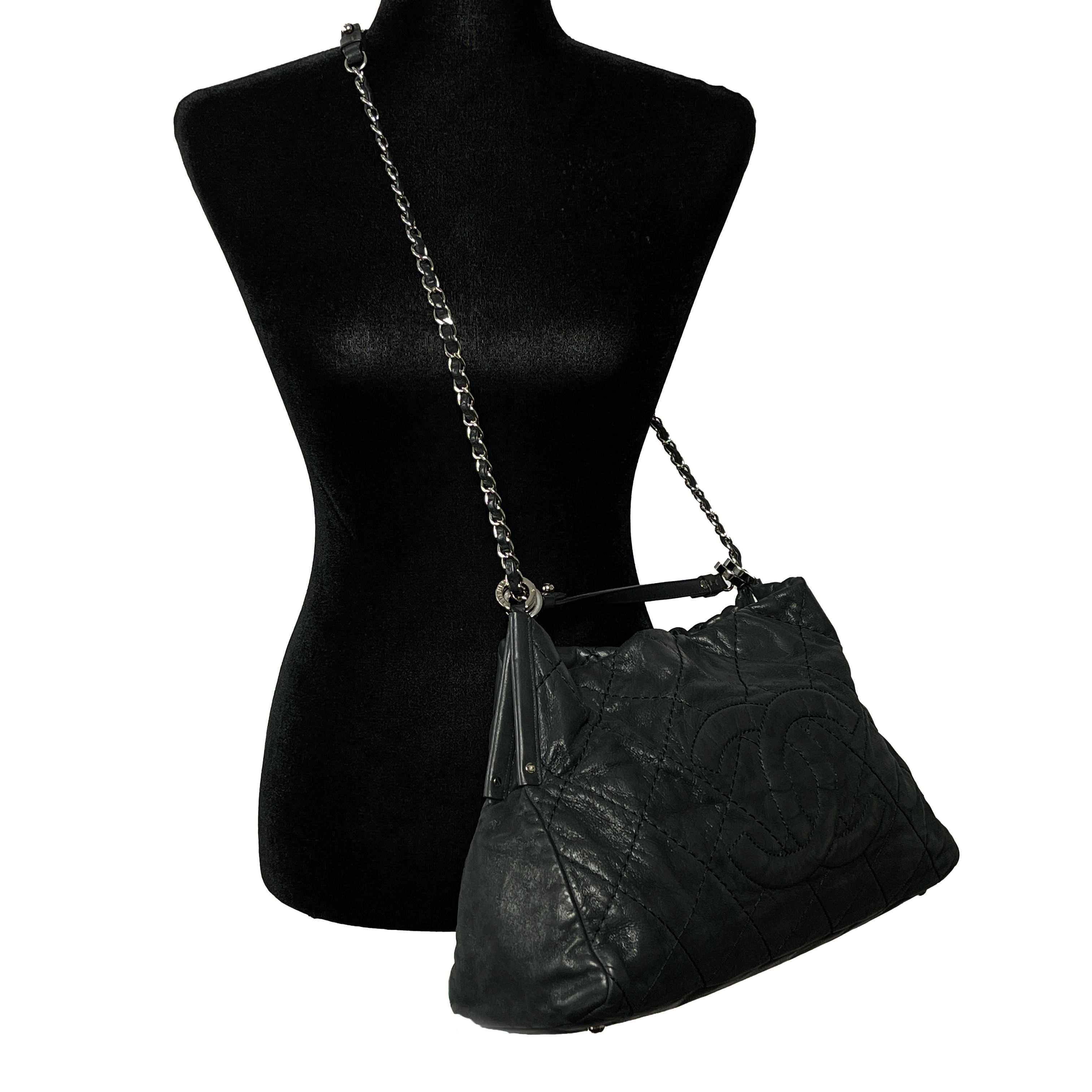 CHANEL - Sea Hit Black Iridescent CC Calfskin Medium Shoulder Bag For Sale 9