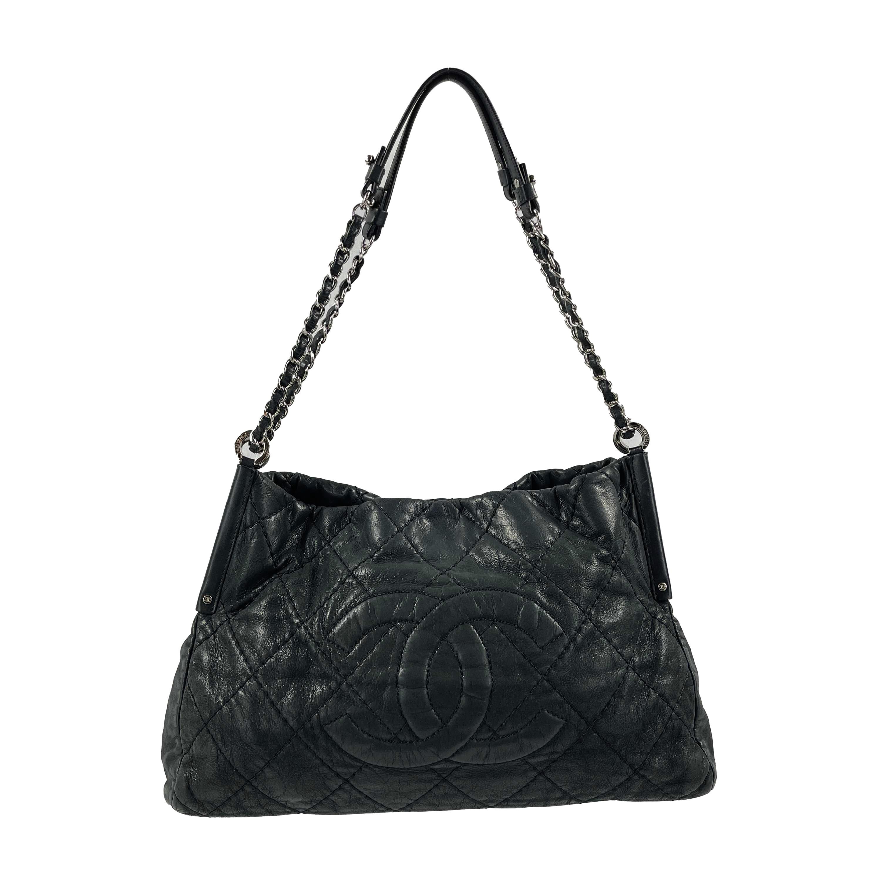 CHANEL - Sea Hit Black Iridescent CC Calfskin Medium Shoulder Bag For Sale 3