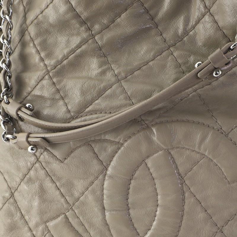 Women's or Men's Chanel Sea Hit Shoulder Bag Quilted Iridescent Calfskin Large