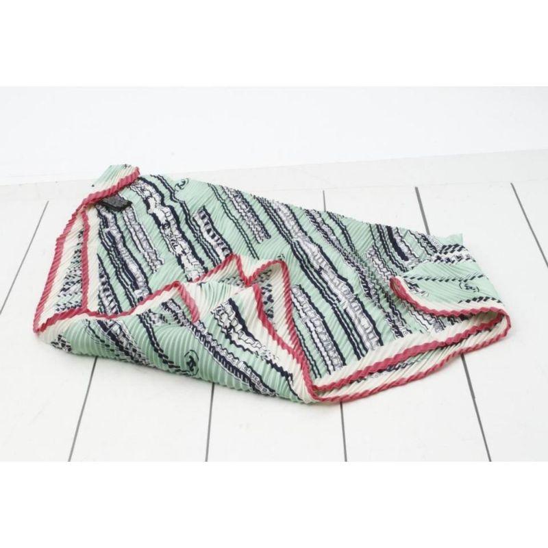 Chanel Bufanda plisada Locomotora de tren CC de seda verde granate 860914 en venta 5
