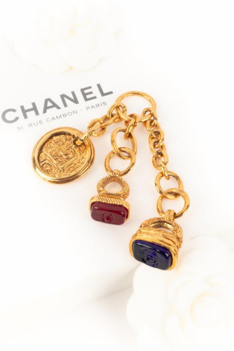 Llavero Chanel Sello Pasta de Cristal y Metal Dorado, 1993 2