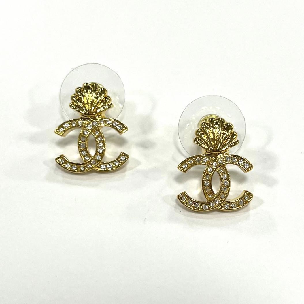 Women's Chanel Seashell Earrings