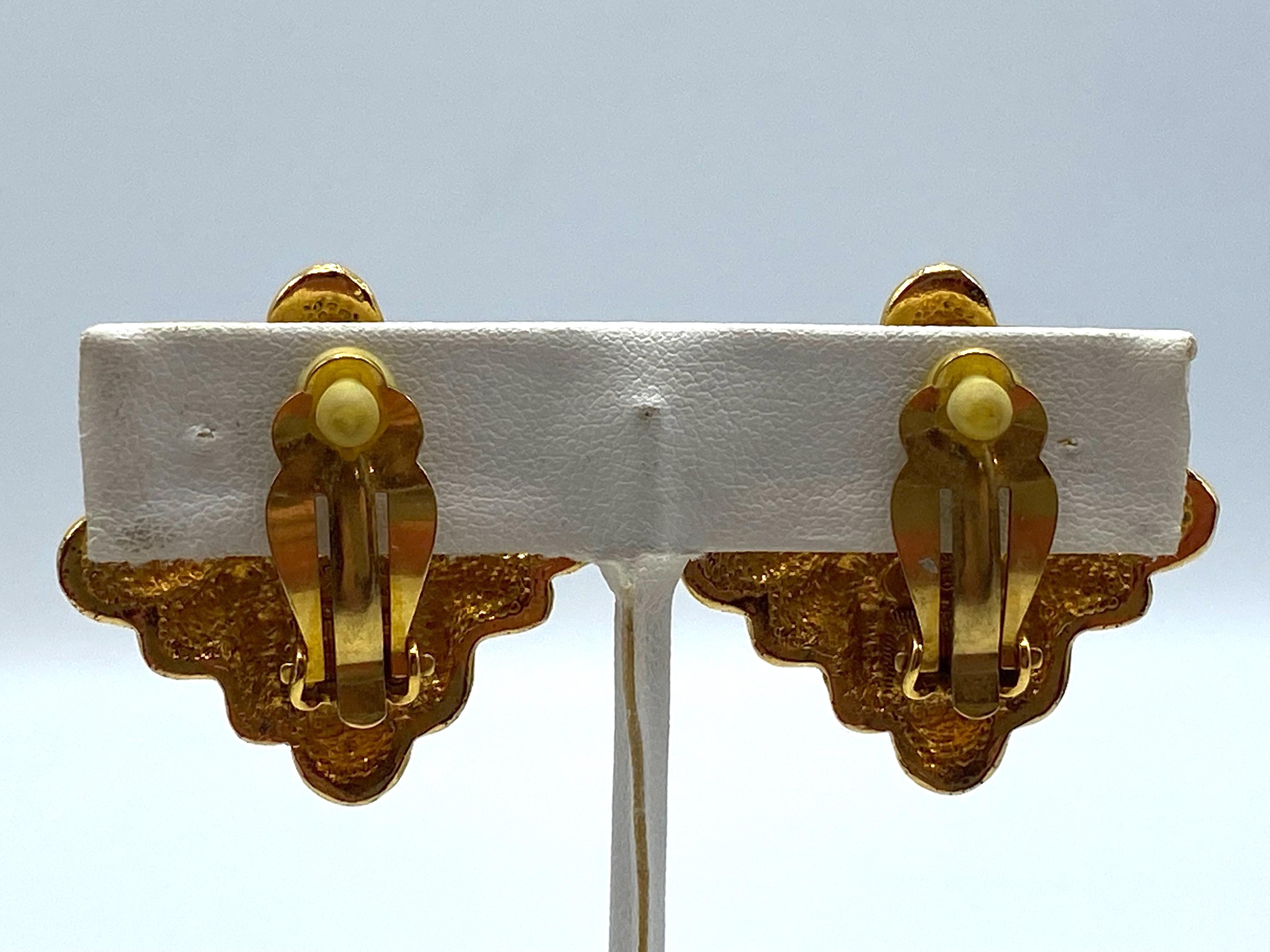 Chanel Season 26, 1989 Gold and Pearl Earrings design by Victoire de Castellane 2