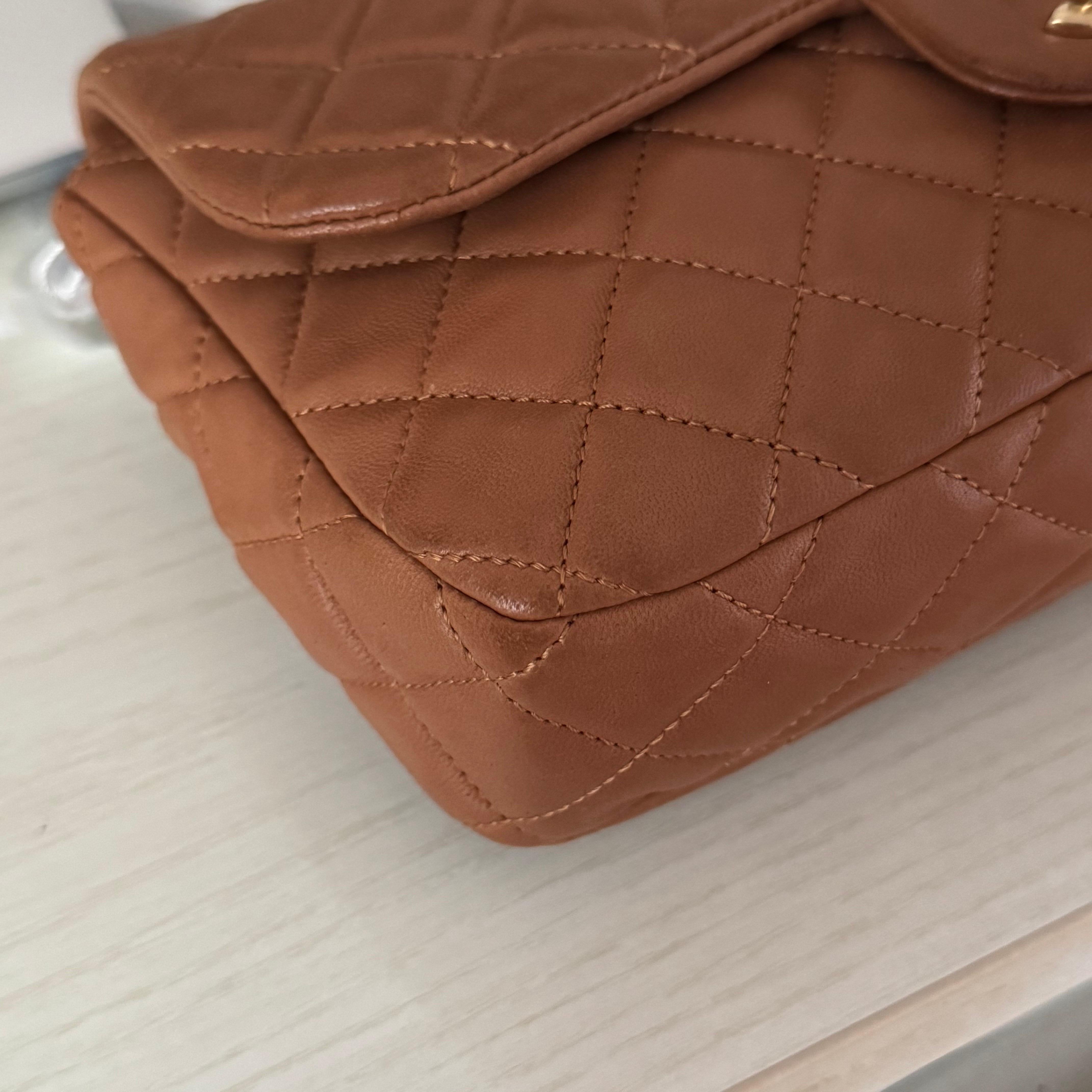Chanel Seasonal Flap Medium Caramel Tan Brown Leather Valentine Marine Charms For Sale 11