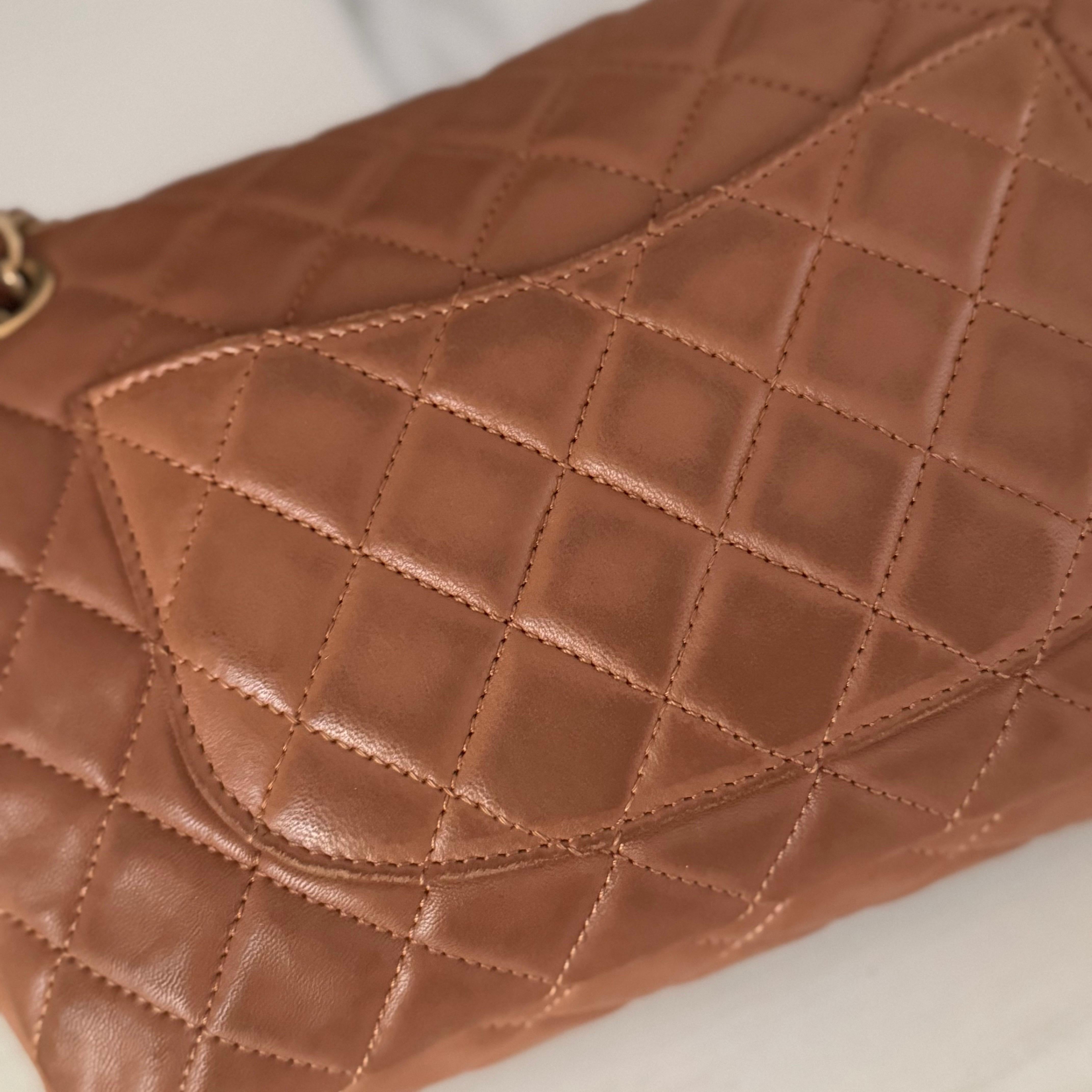 Chanel Seasonal Flap Medium Caramel Tan Brown Leather Valentine Marine Charms For Sale 12