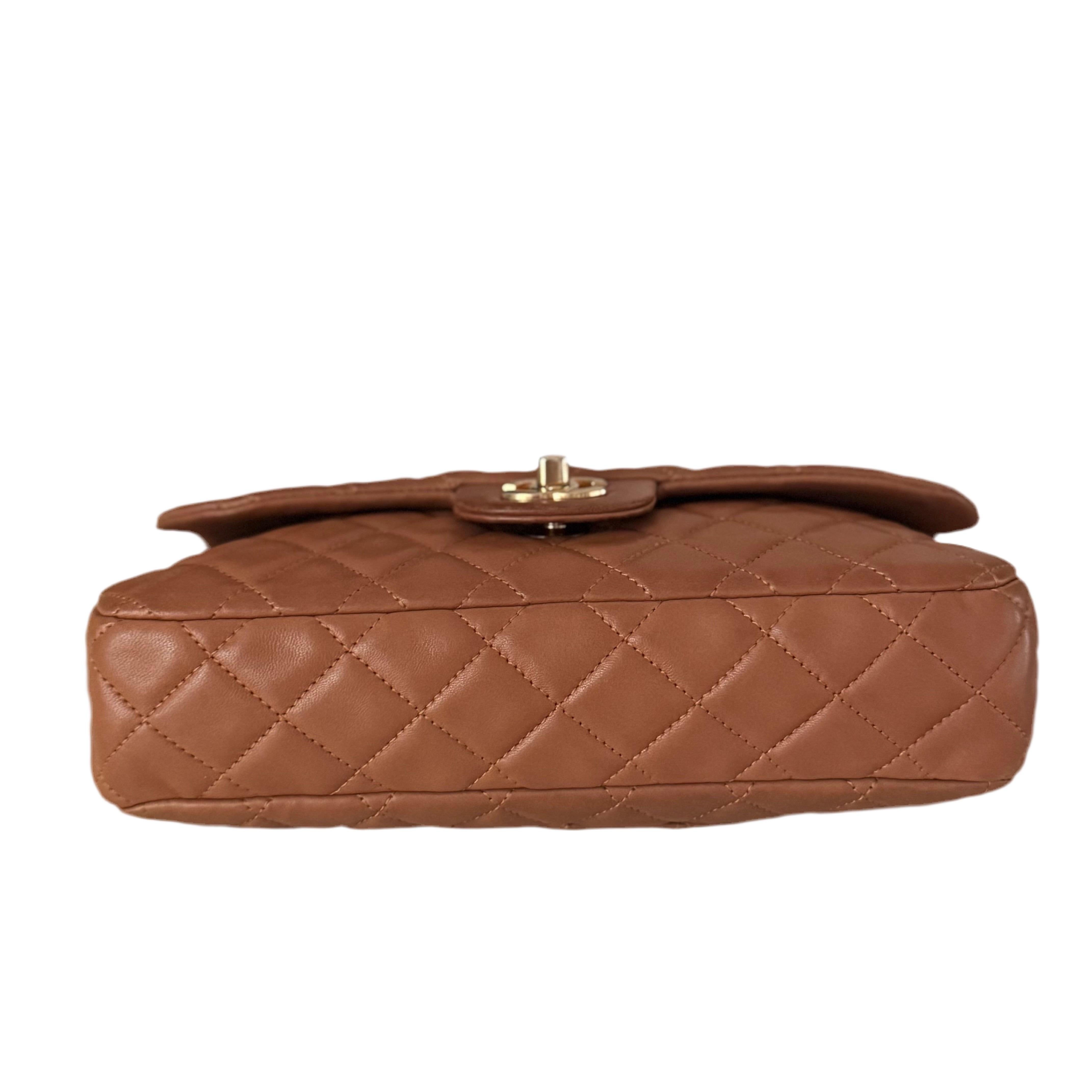 Chanel Seasonal Flap Medium Caramel Tan Brown Leather Valentine Marine Charms For Sale 1