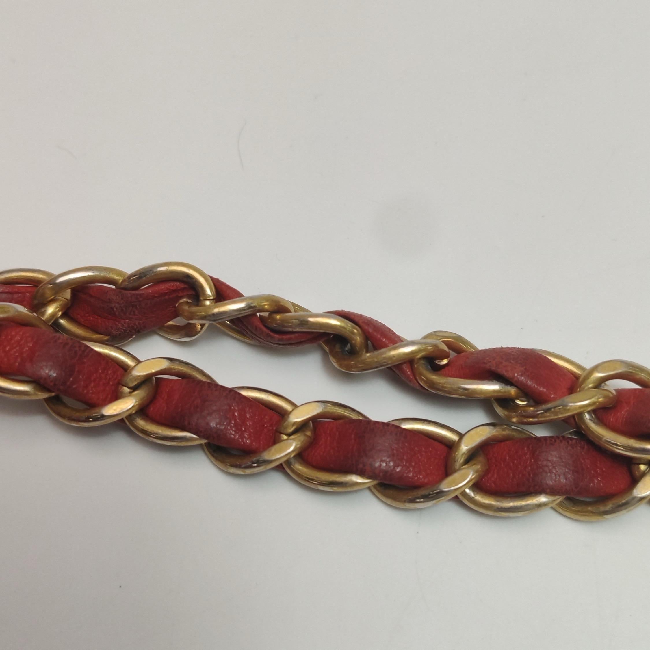 Chanel Seasonal Flap Medium Red Lambskin Leather Valentine Marine Charms en vente 10