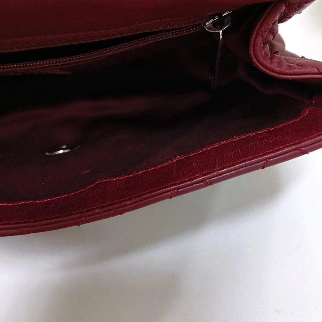 Chanel Seasonal Flap Petit cuir d'agneau bourgogne avec clous, 2012-13 en vente 10