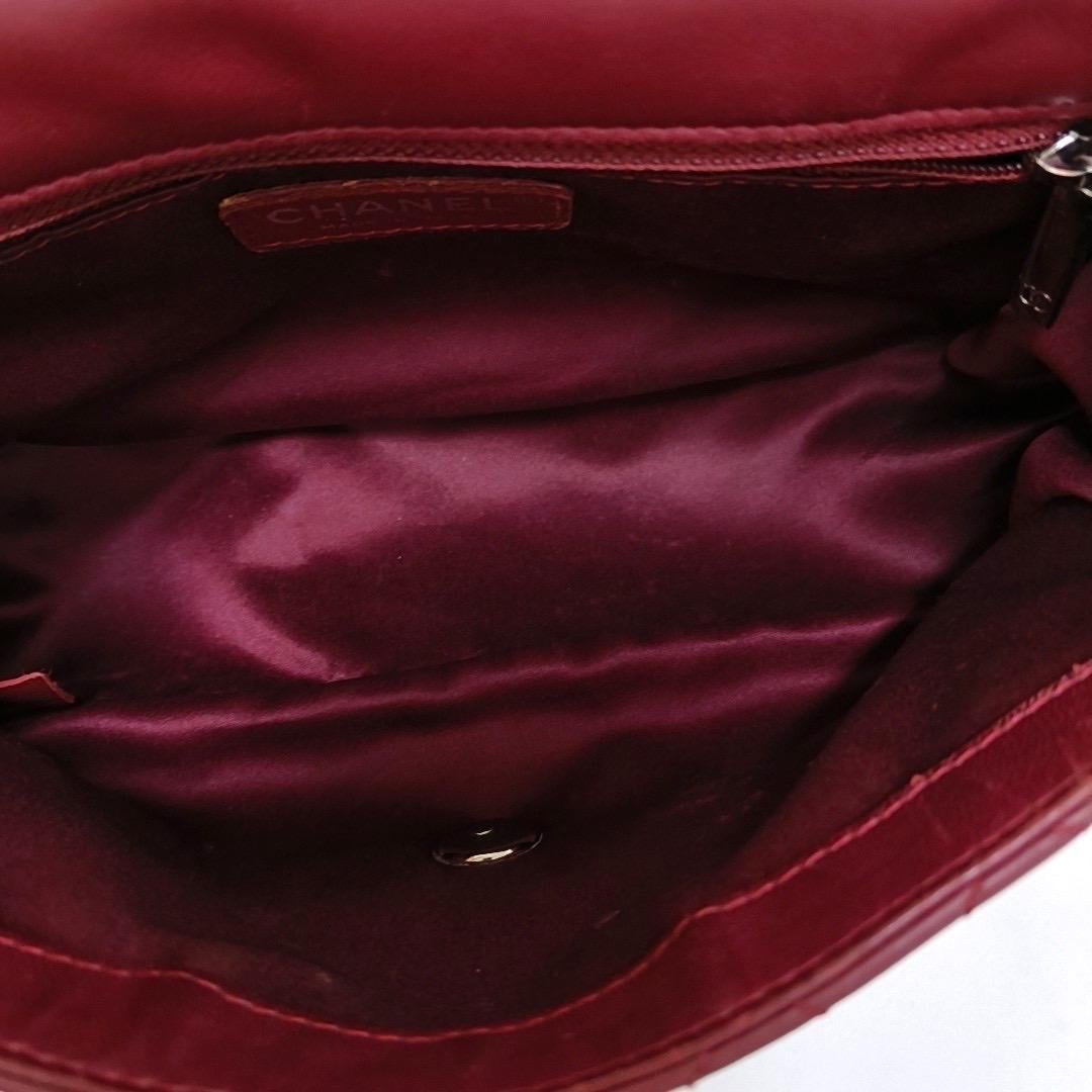 Chanel Seasonal Flap Petit cuir d'agneau bourgogne avec clous, 2012-13 en vente 11