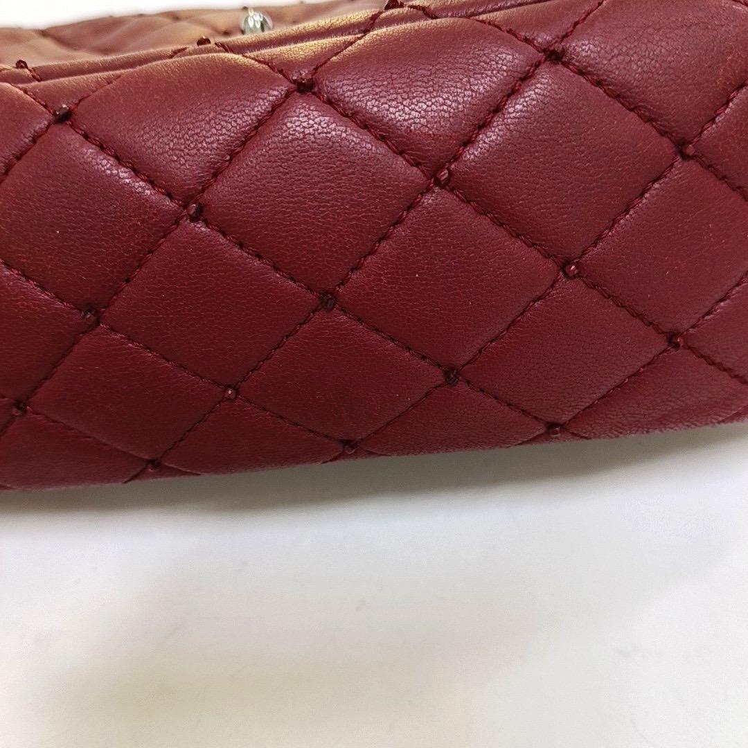 Chanel Seasonal Flap Petit cuir d'agneau bourgogne avec clous, 2012-13 en vente 1