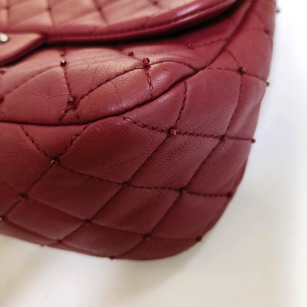 Chanel Seasonal Flap Petit cuir d'agneau bourgogne avec clous, 2012-13 en vente 3