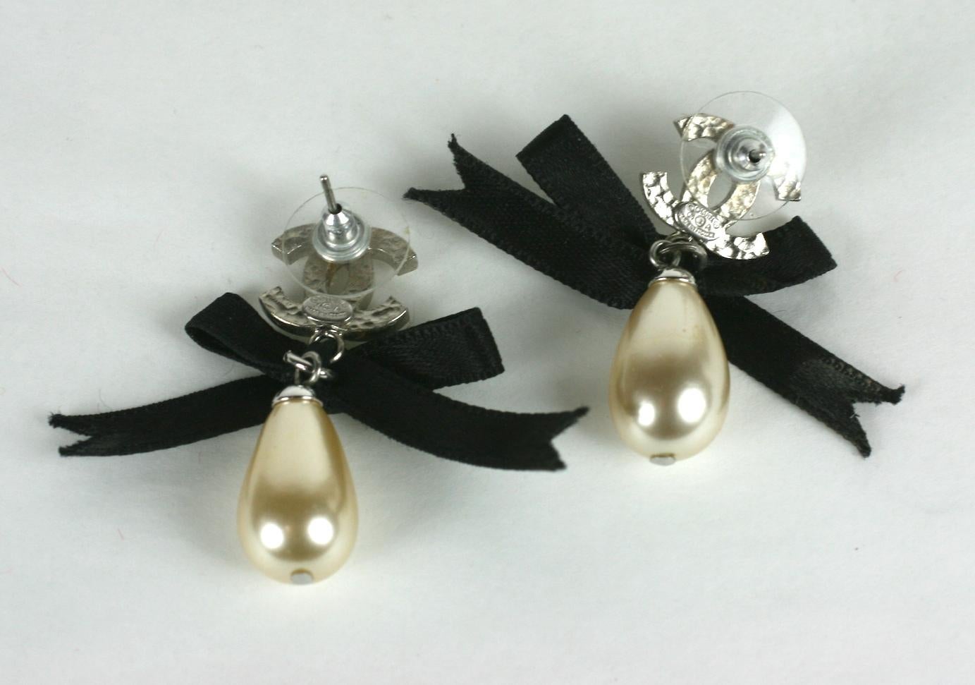 Chanel Seed Pearl and Bow Earrings In Excellent Condition In New York, NY