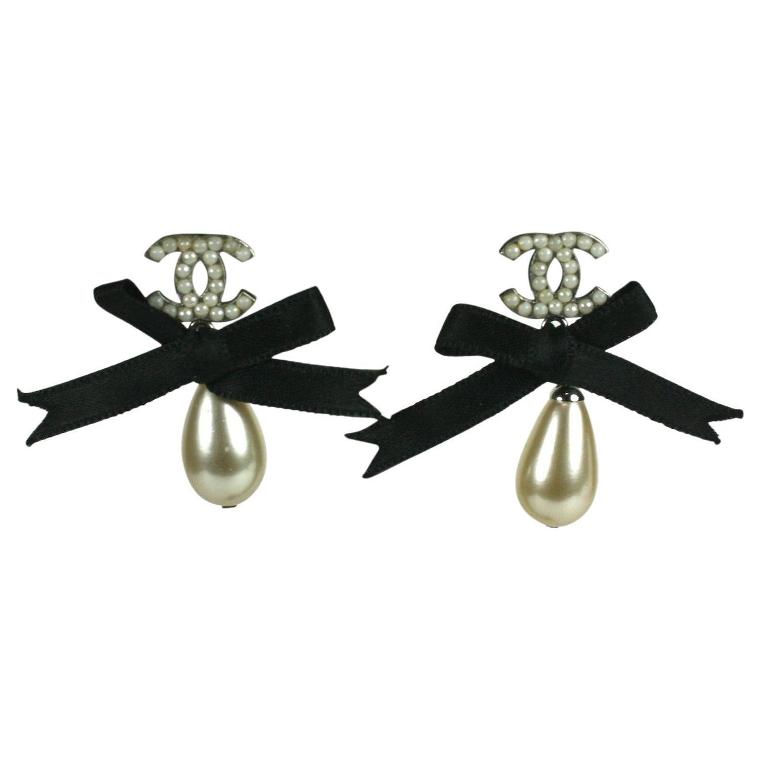 Chanel Seed Pearl and Bow Earrings For Sale at 1stDibs