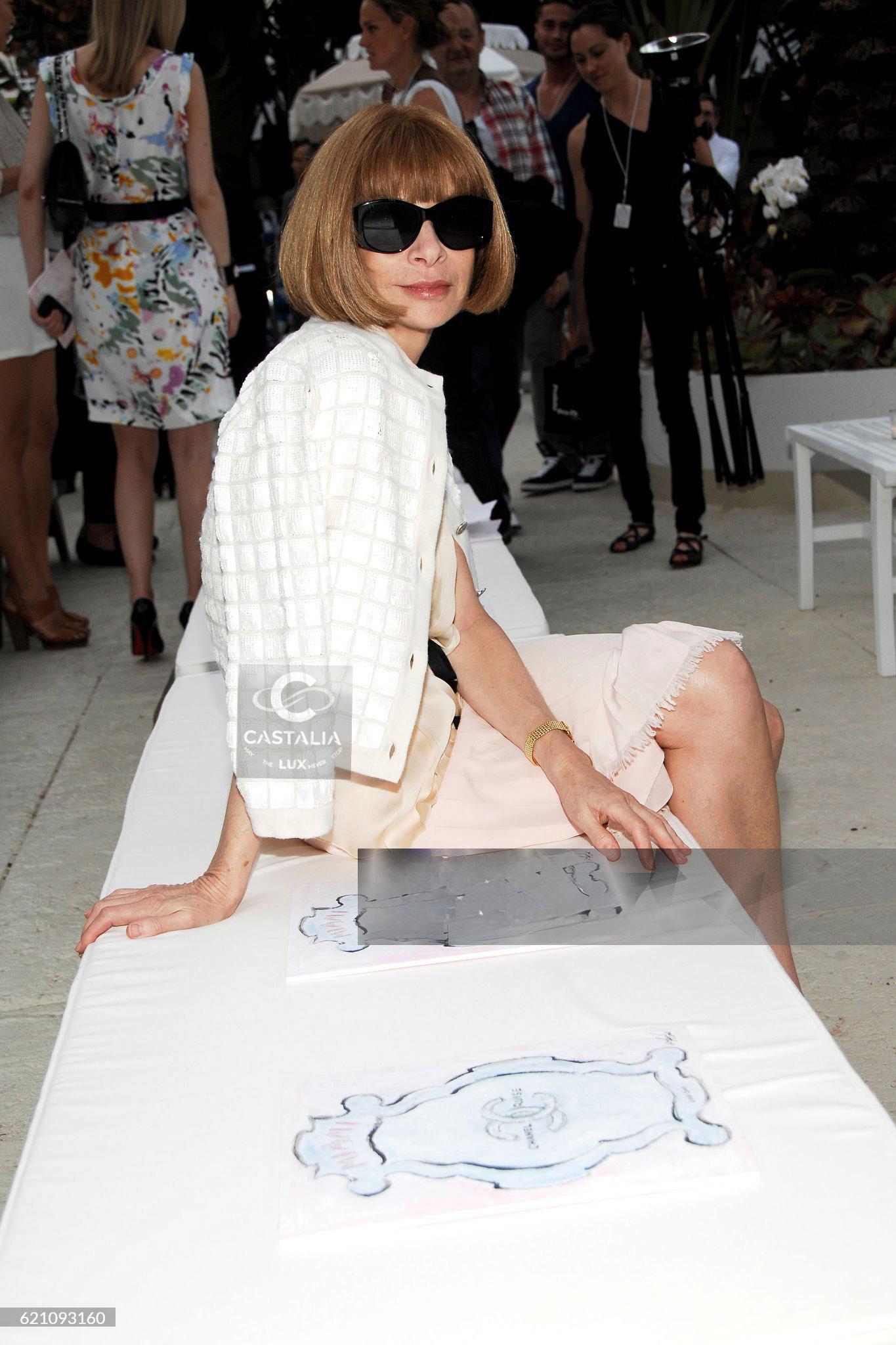 Chanel Pailletten-Strickjacke mit CC Handshake-Knöpfen 46 FR (Grau) im Angebot