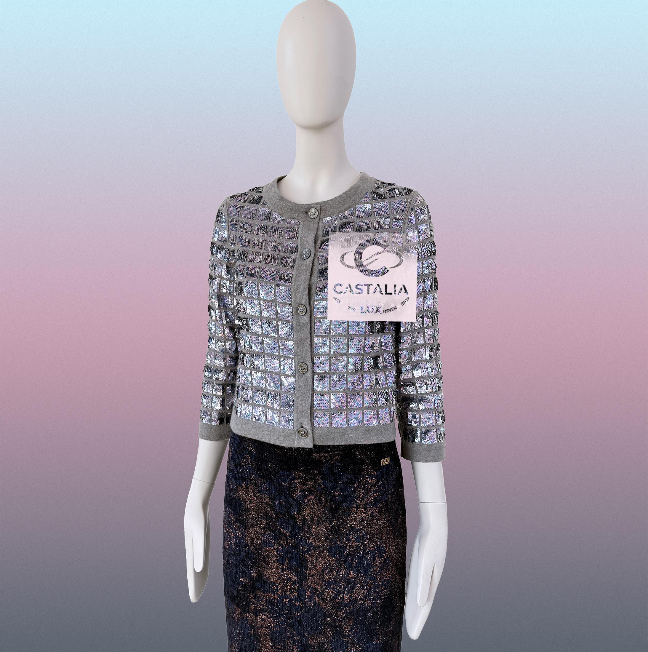 Chanel Pailletten-Strickjacke mit CC Handshake-Knöpfen 46 FR im Angebot 1