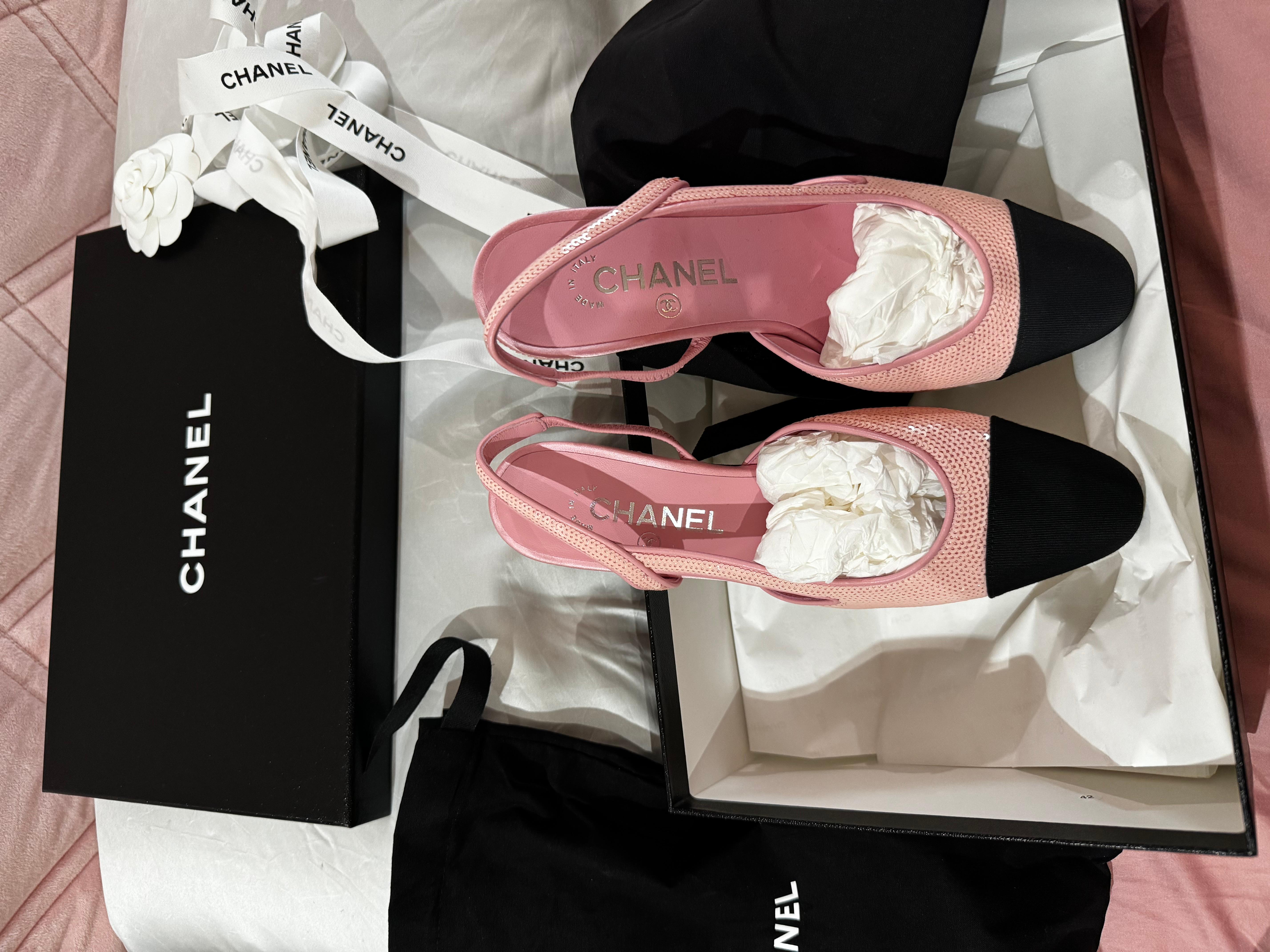 Chanel sequin pink slingbacks in size 37.5. The most demanded slingback sandals. Full set with box and dustbags. 