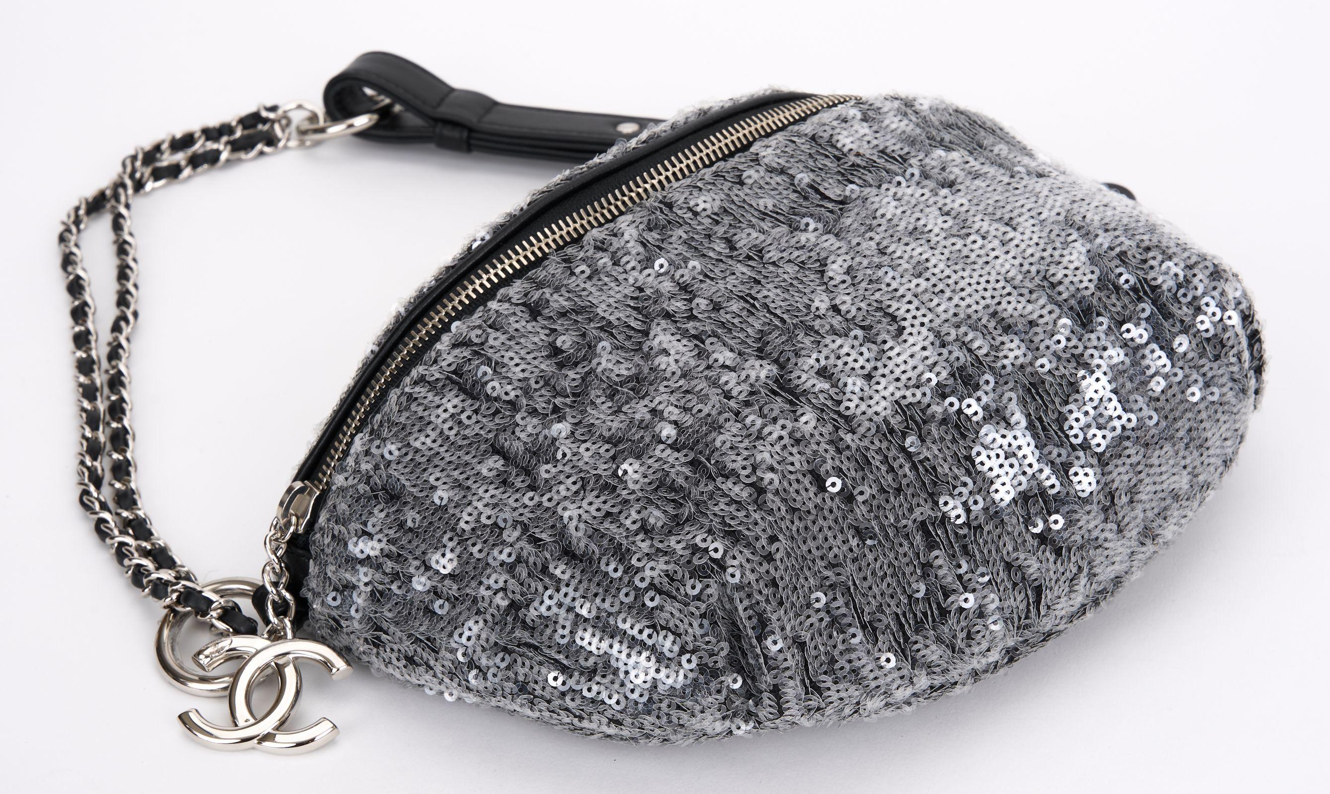 Chanel Sequin Waist Bag Fanny Pack In New Condition For Sale In West Hollywood, CA