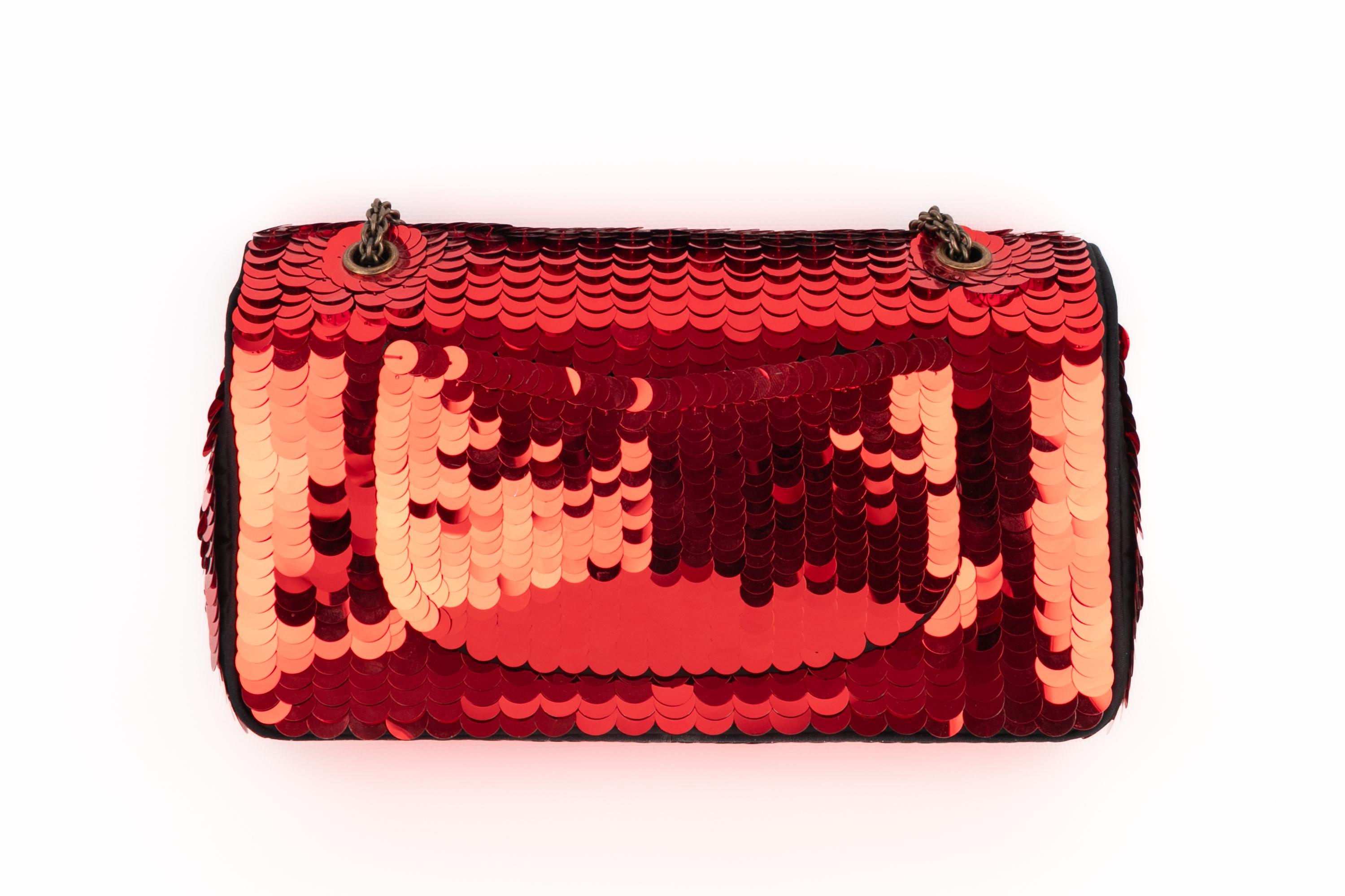 Sac à sequins Chanel 2009 en vente 3
