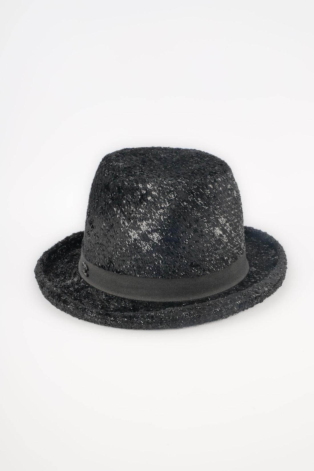 Chanel Sequined Black Velvet Hat In Excellent Condition For Sale In SAINT-OUEN-SUR-SEINE, FR