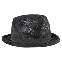 Cappello Chanel in velluto nero con paillettes